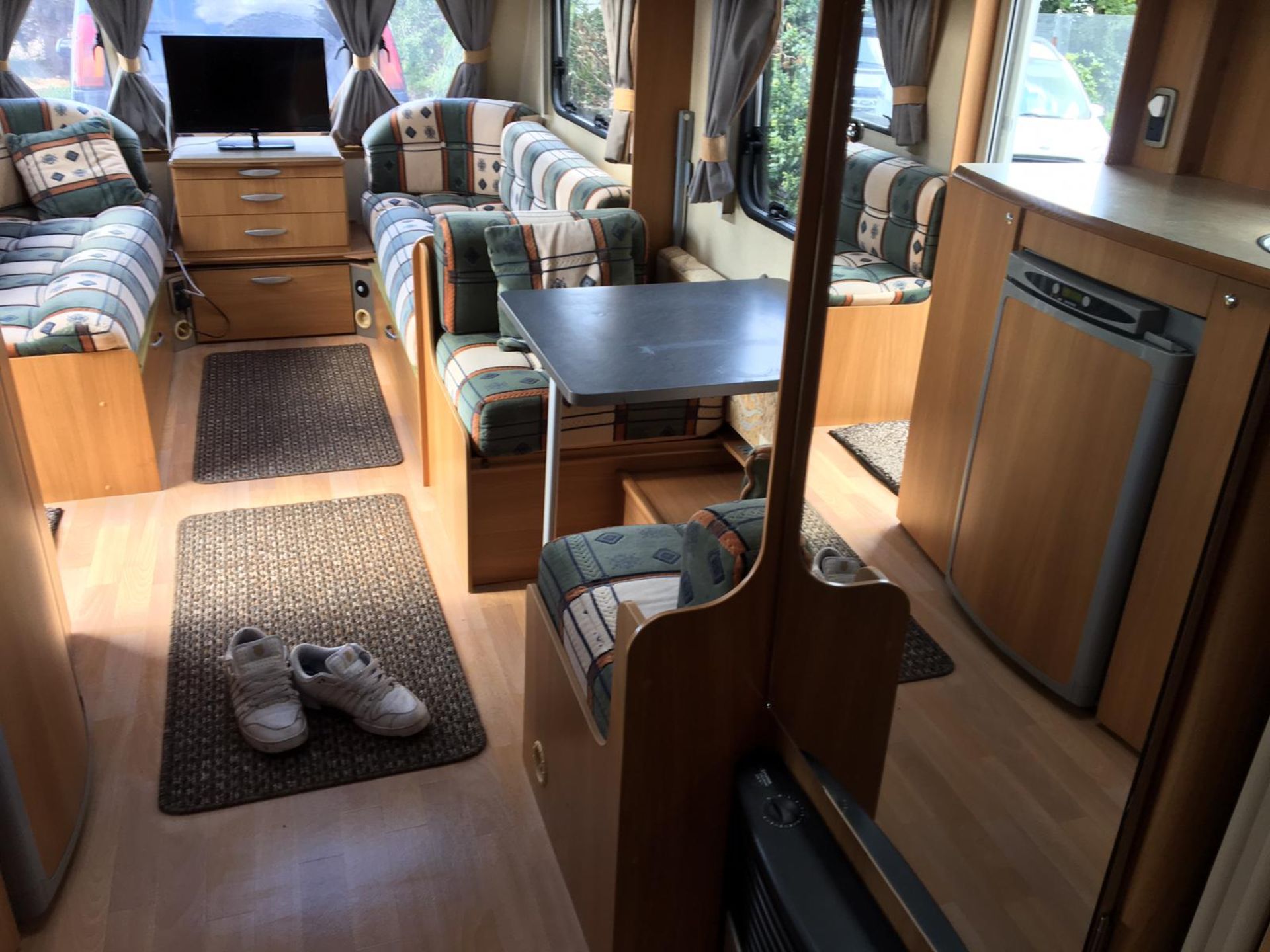 SWIFT CHALLENGER 625 TWIN AXLE 6 BERTH CARAVAN, YEAR 2009, CRIS DOCUMENT PRESENT *NO VAT* - Image 14 of 22