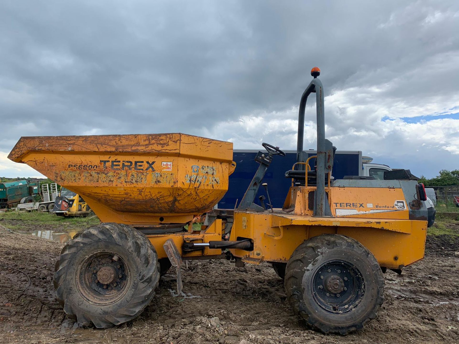 2005 BENFORD TEREX PS6000 6 TONNE SWIVEL DUMPER, RUNS WORKS AND TIPS *PLUS VAT* - Image 5 of 11