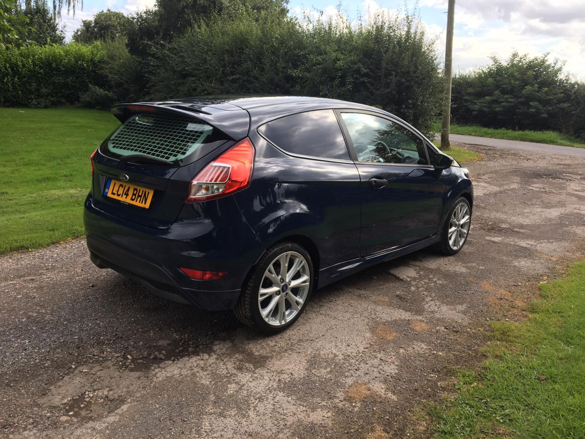 2014/14 REG FORD FIESTA ECONETIC TECH TDCI 1.6 DIESEL CAR DERIVED VAN, SHOWING 0 FORMER KEEPERS - Image 7 of 13