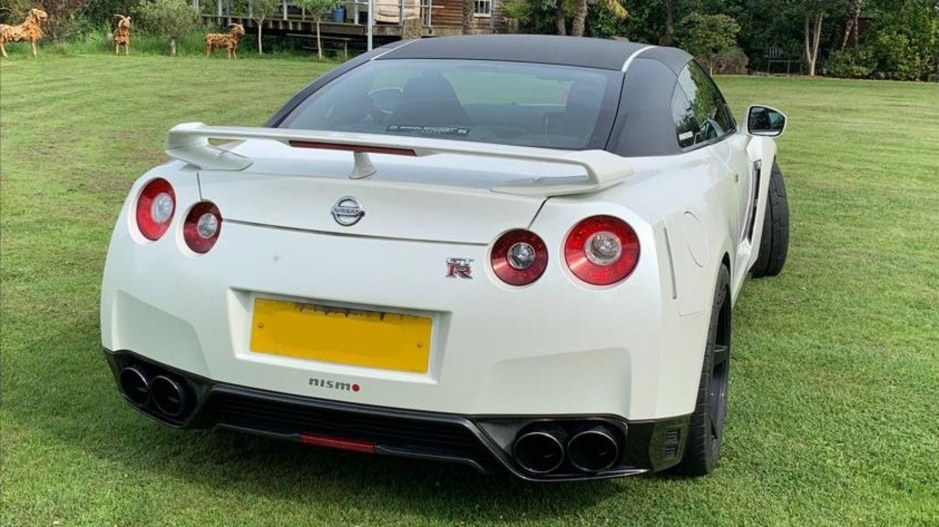 2011/11 REG NISSAN GT-R R35 PREMIUM EDITION S-A ONE FORMER KEEPER FROM NEW 22K MILES - WARRANTED! - Image 8 of 22