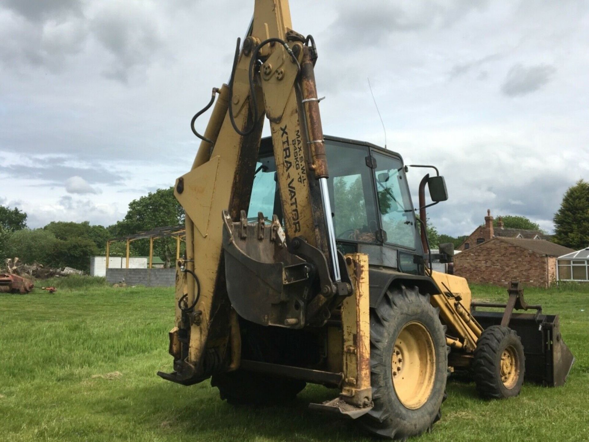 FORD NEW HOLLAND 655C 4X4 WHEEL DRIVE BACKHOE DIGGER, C/W FULL SET OF REAR BUCKETS *NO VAT* - Image 2 of 6
