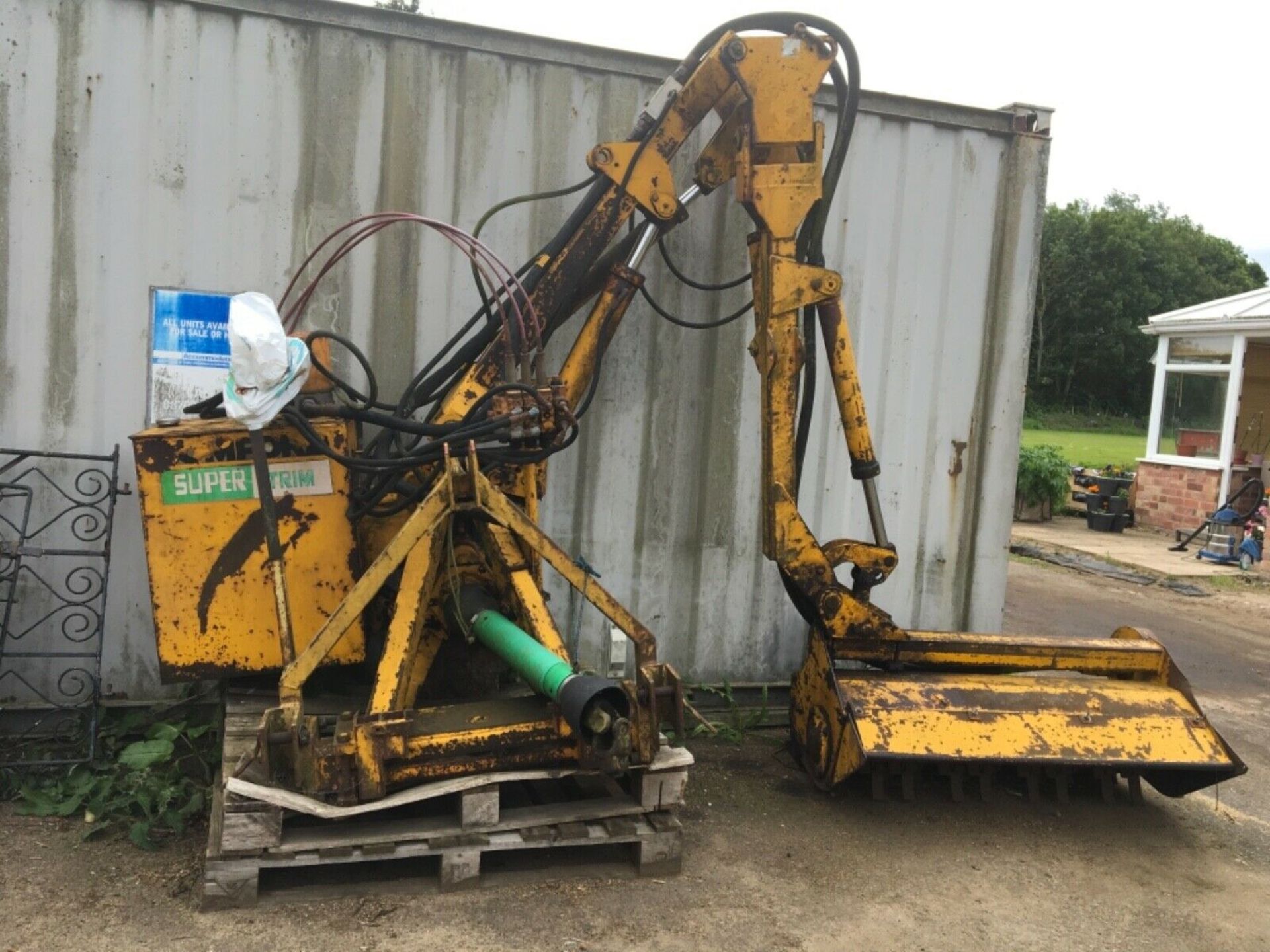BOMFORD TRACTOR MOUNTED HEDGECUTTER, IN WORKING CONDITION *NO VAT*