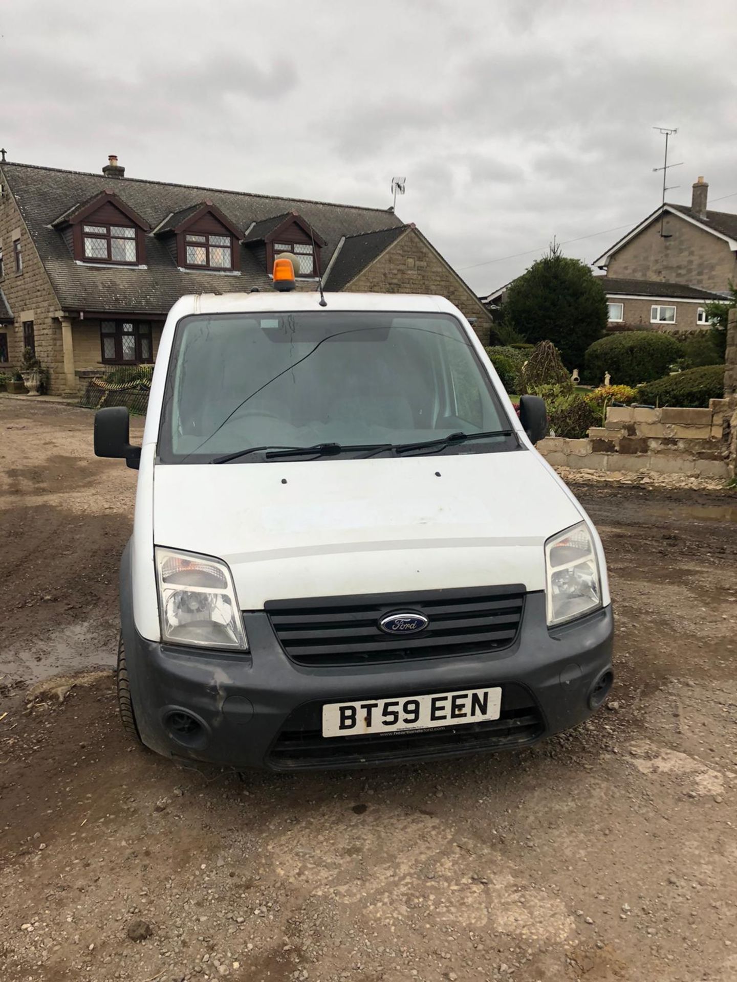 2010/59 REG FORD TRANSIT CONNECT 90 T220 1.8 DIESEL PANEL VAN, SHOWING 1 FORMER KEEPER *NO VAT* - Image 2 of 8