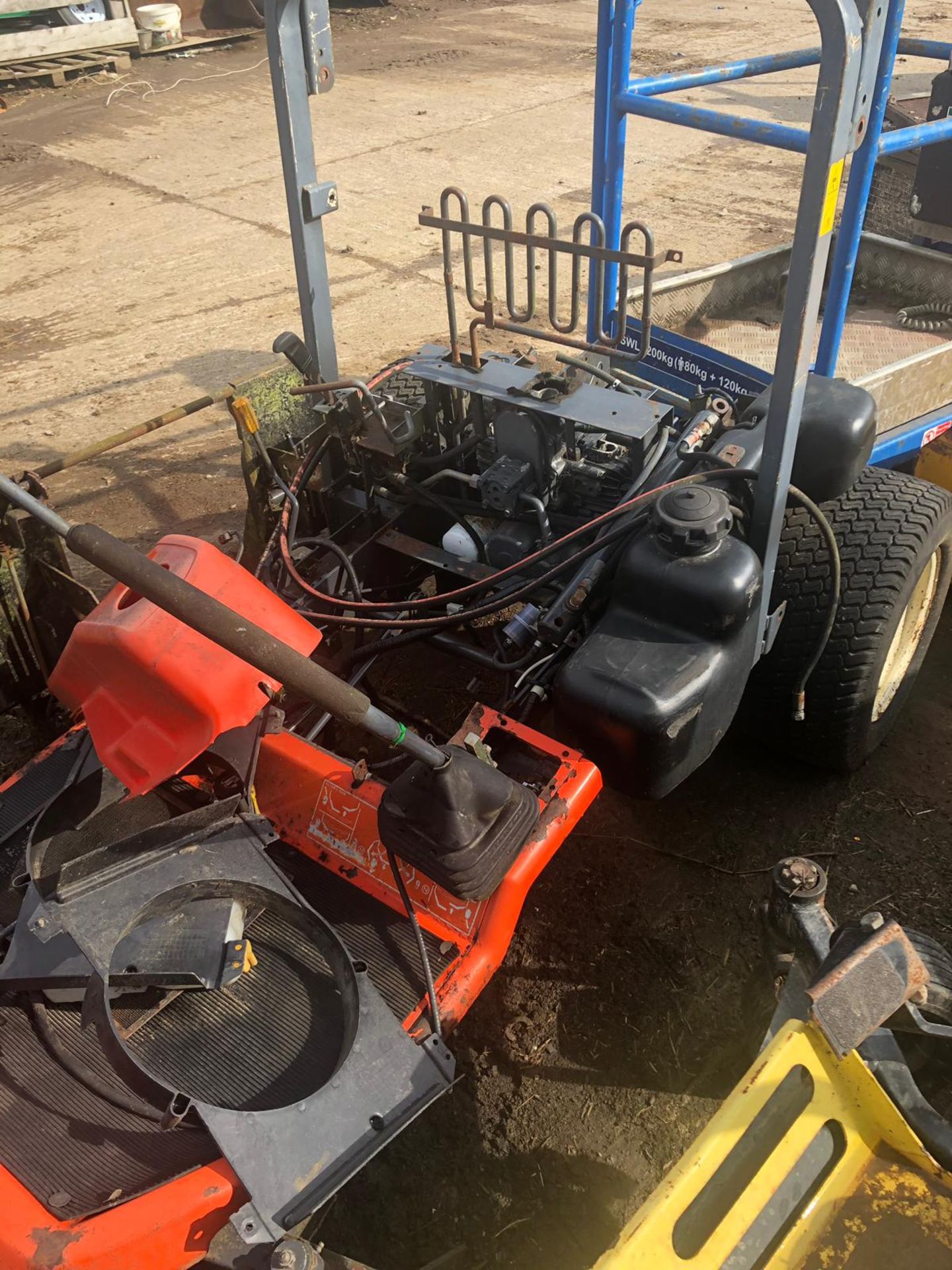 KUBOTA GZD21 FOR SPARES, BACK AXLE IS GOOD *NO VAT* - Image 4 of 6