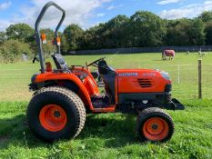 2010/10 REG KUBOTA STV36 4WD HST COMPACT TRACTOR C/W ROLL BAR & TURF TYRES *PLUS VAT*