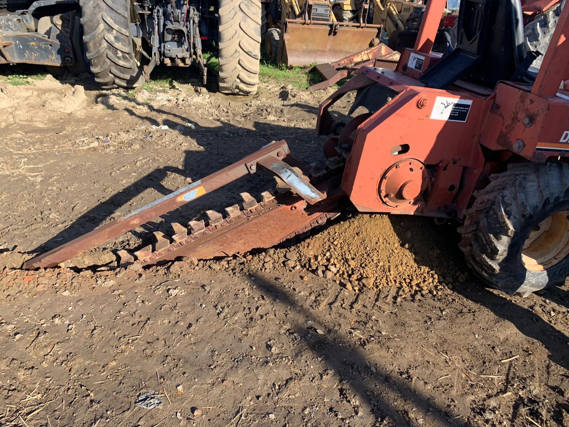 DITCH WITCH 3610 TRENCHER C/W A222 BACKHOE ATTACHMENT, RUNS, WORKS AND DIGS *PLUS VAT* - Image 4 of 16
