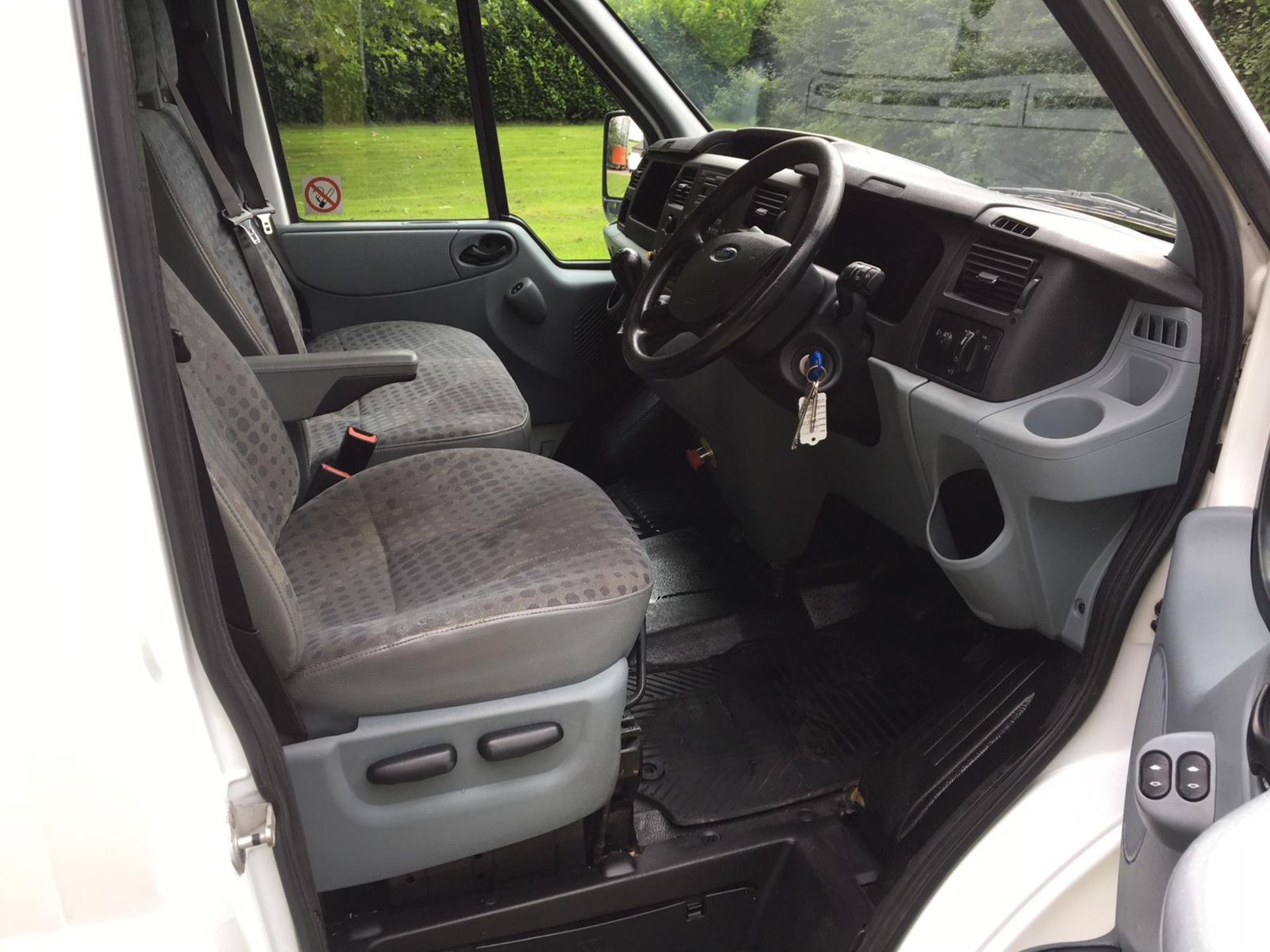 2008/58 REG FORD TRANSIT 100 T350M RWD AIR & ELECTRICS 2.4 DIESEL WHITE BOX VAN *PLUS VAT* - Image 10 of 19