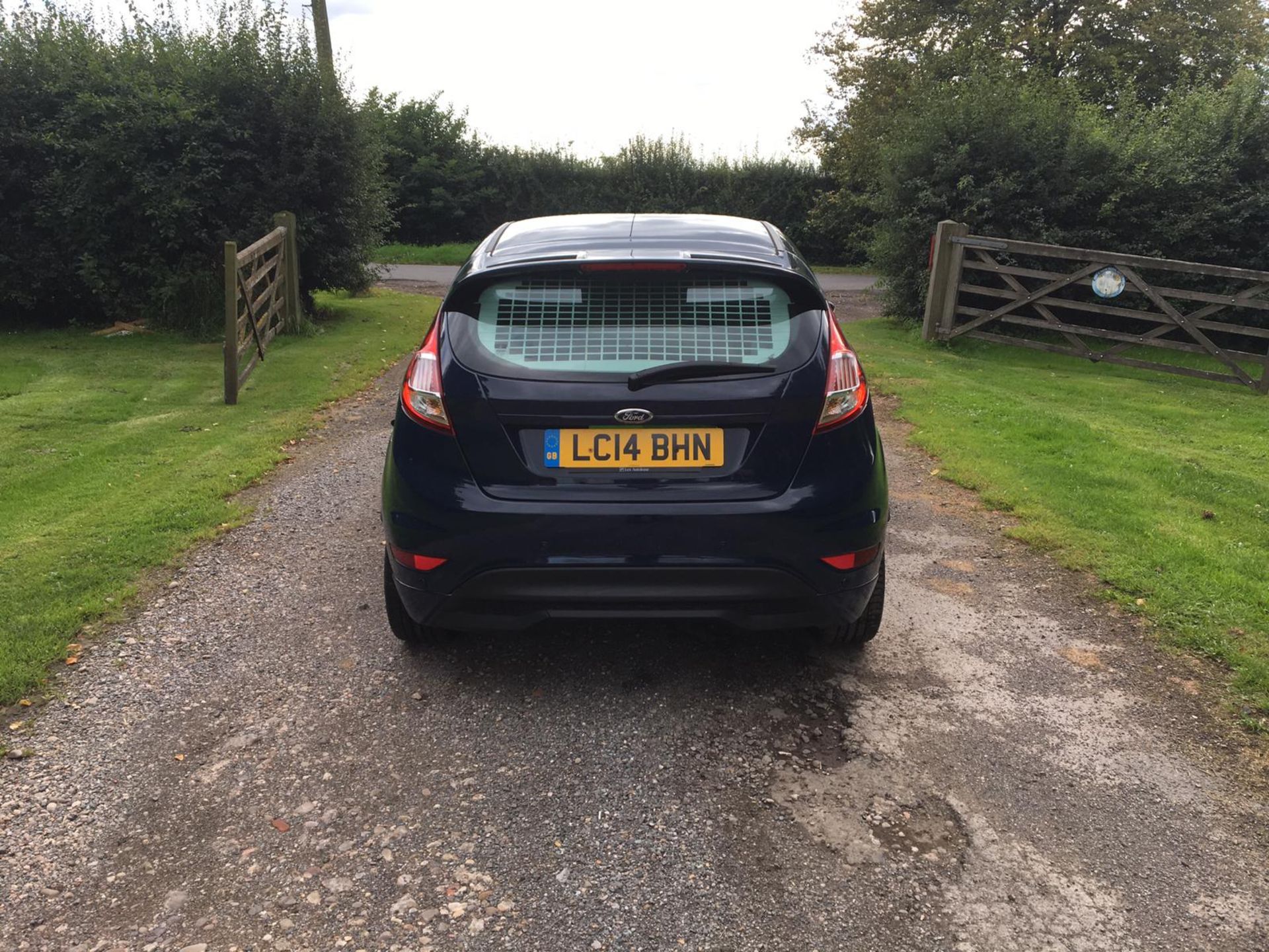 2014/14 REG FORD FIESTA ECONETIC TECH TDCI 1.6 DIESEL CAR DERIVED VAN, SHOWING 0 FORMER KEEPERS - Image 6 of 13