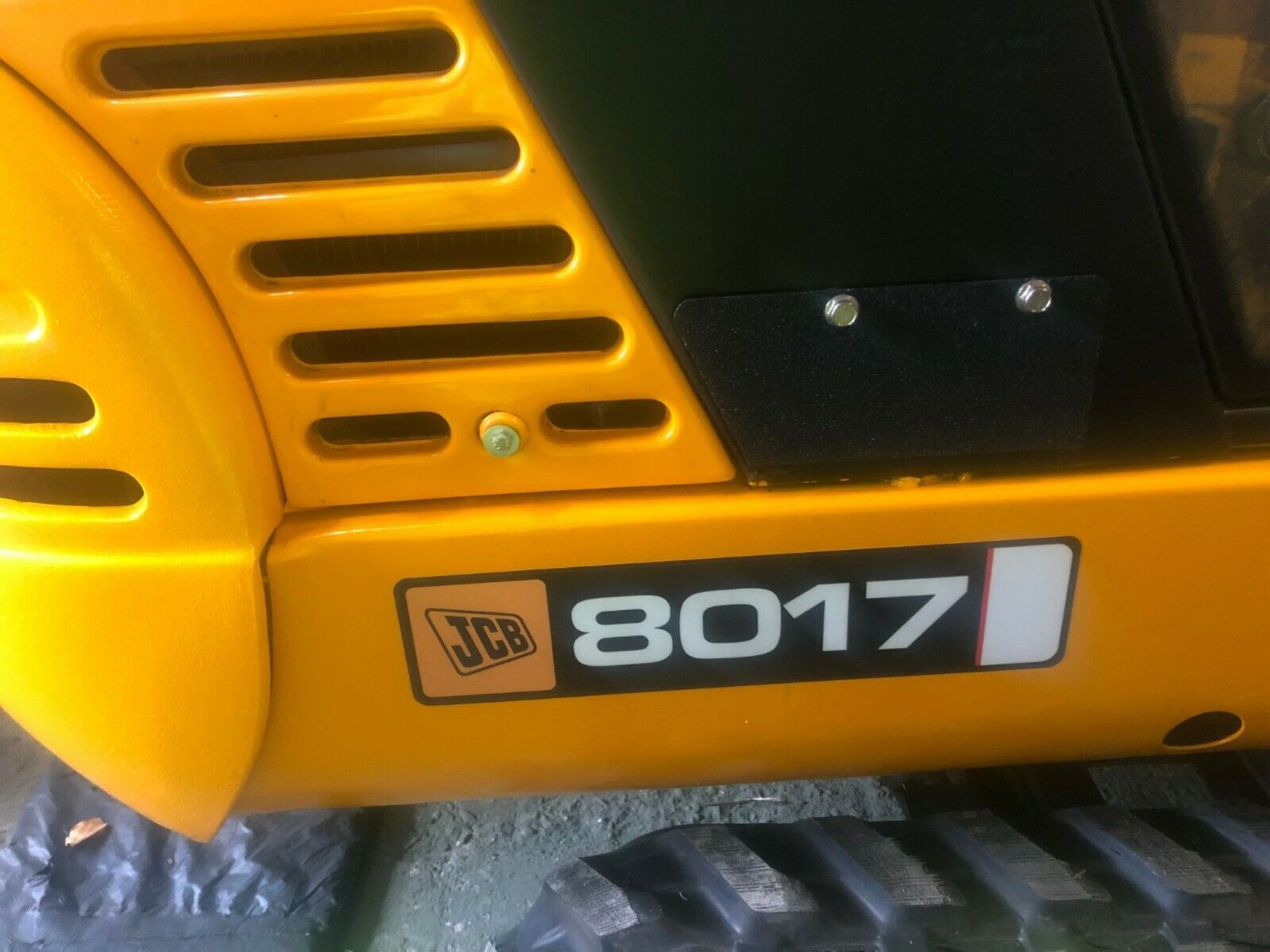 JCB 8017 EXCAVATOR, EXPANDING TRACKS, 2004, 2 SPEED TRACKING, NEW TRACKS, SERVICED, 2636 HOURS. - Image 6 of 10