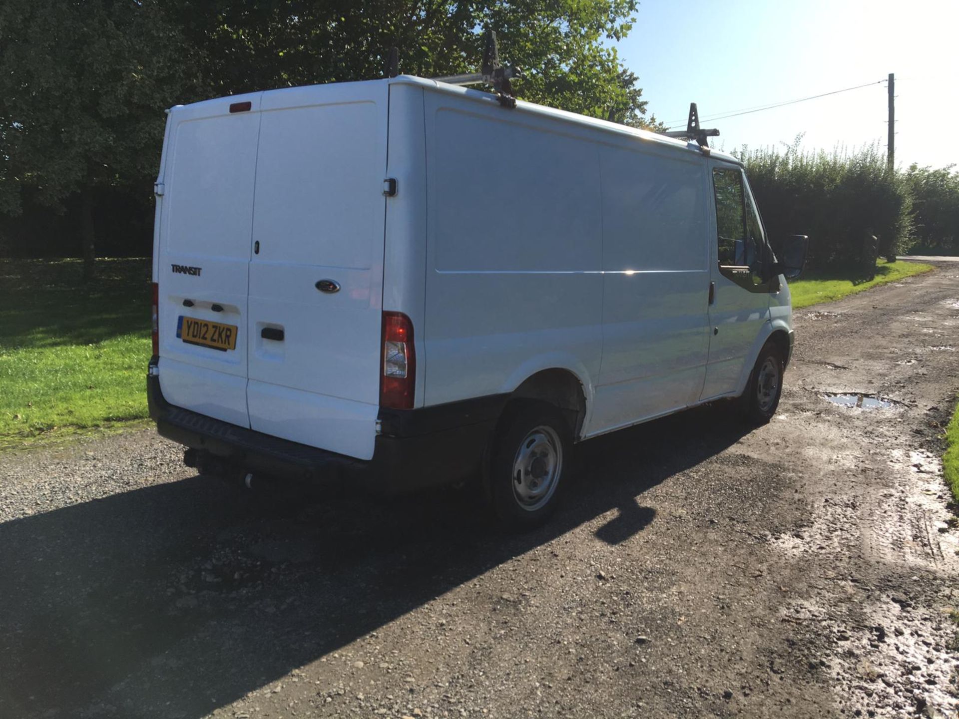 2012/12 REG FORD TRANSIT 100 T300 FWD 2.2 DIESEL PANEL VAN, AIR CON, HEATED WINDSCREEN *NO VAT* - Image 7 of 12