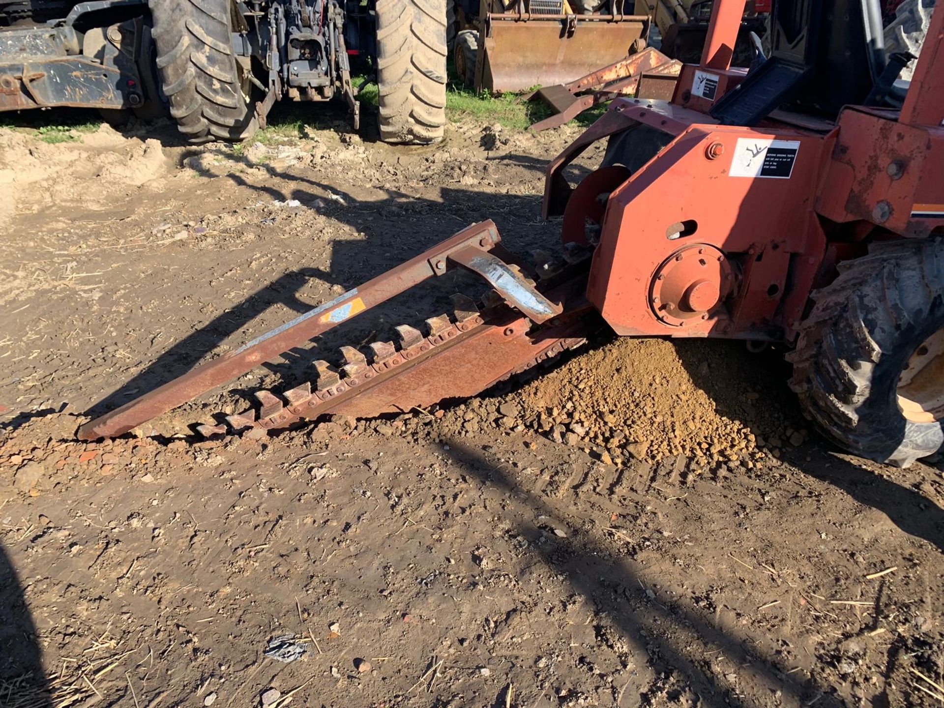 DITCH WITCH 3610 TRENCHER C/W A222 BACKHOE ATTACHMENT, RUNS, WORKS AND DIGS *PLUS VAT* - Image 6 of 16