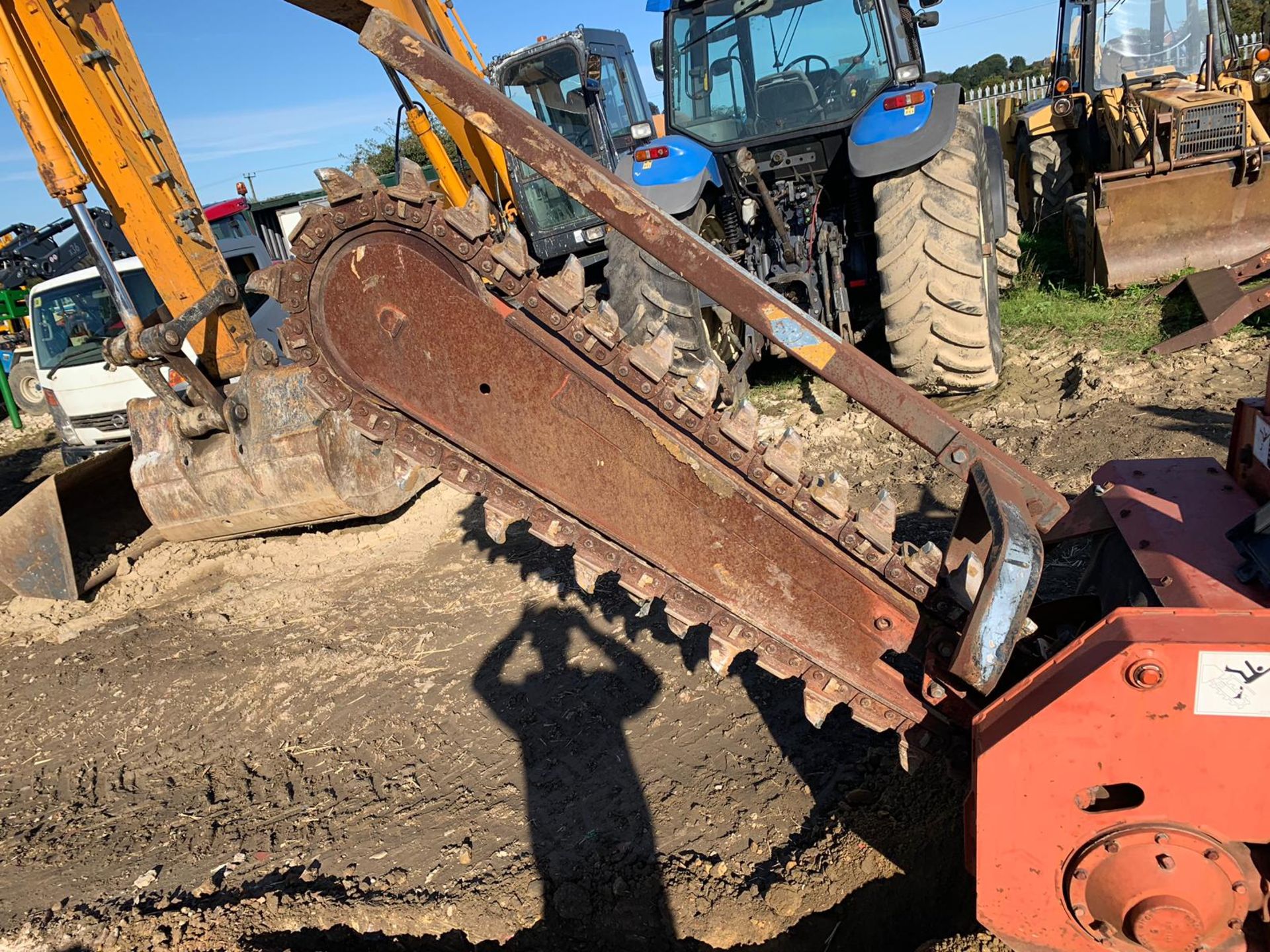 DITCH WITCH 3610 TRENCHER C/W A222 BACKHOE ATTACHMENT, RUNS, WORKS AND DIGS *PLUS VAT* - Image 7 of 16