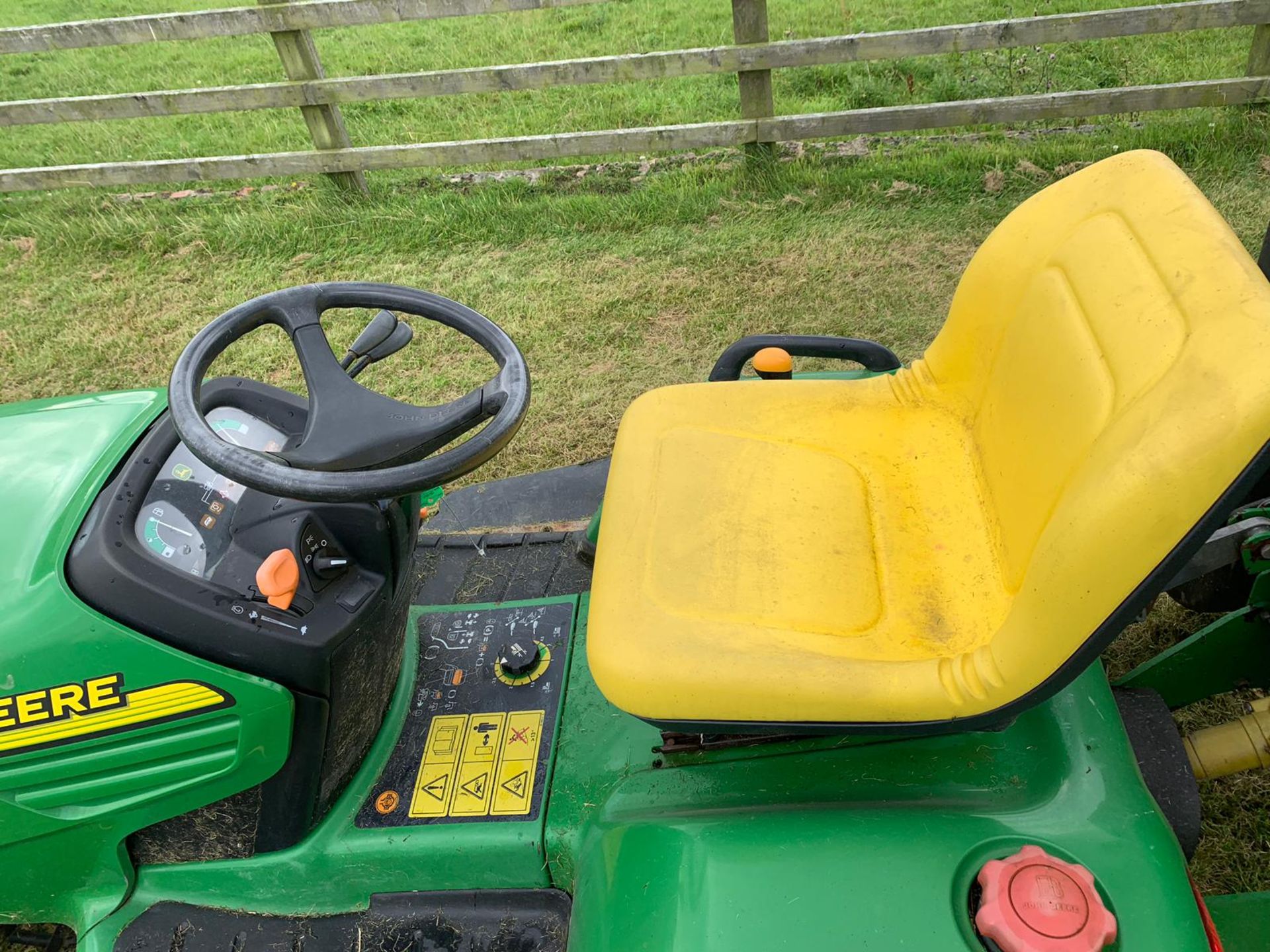 JOHN DEERE X595 4WD RIDE ON DIESEL LAWNMOWER 48" DECK, RUNS AND WORKS *PLUS VAT* - Image 10 of 18