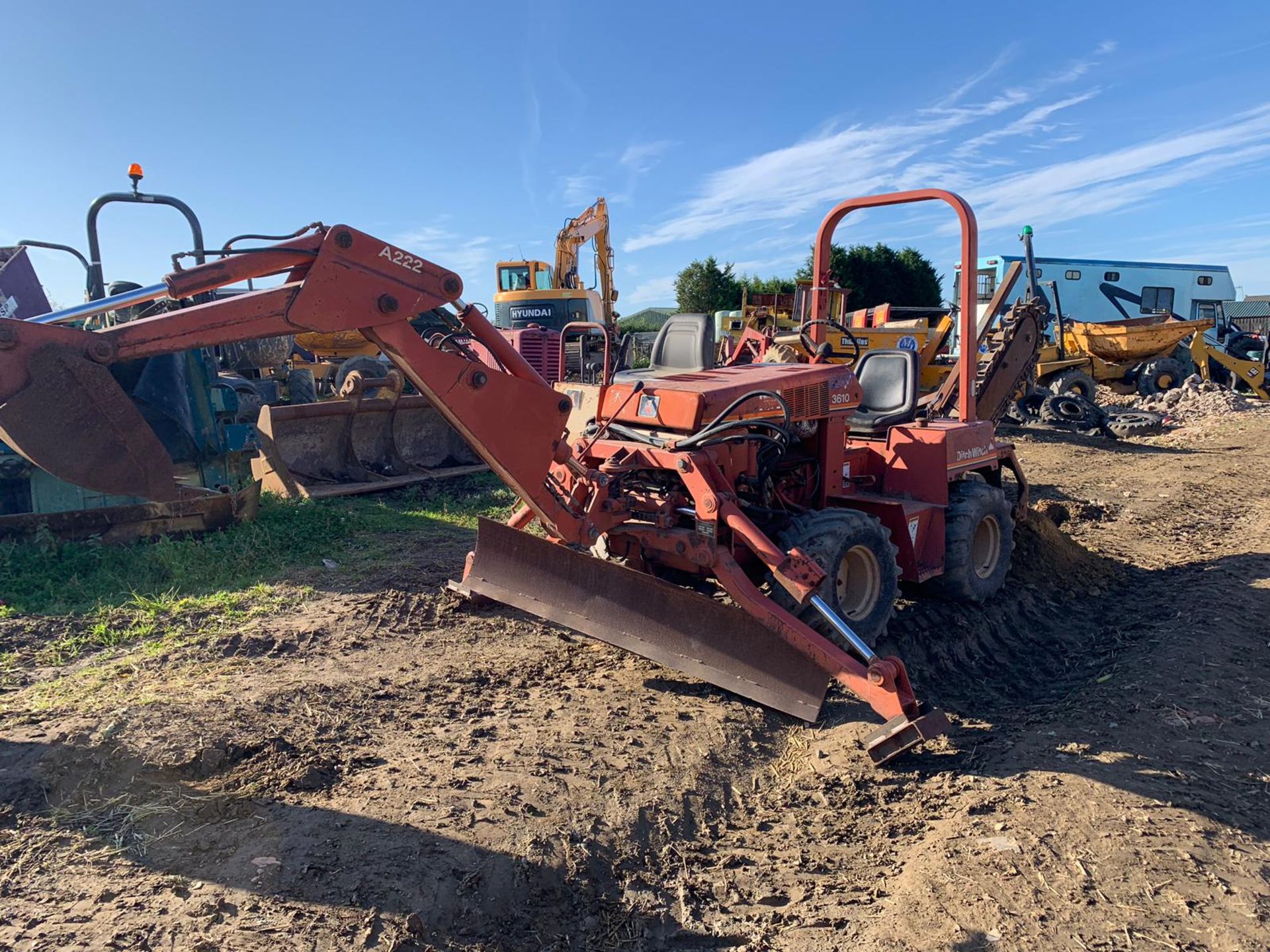 DITCH WITCH 3610 TRENCHER C/W A222 BACKHOE ATTACHMENT, RUNS, WORKS AND DIGS *PLUS VAT* - Image 16 of 16