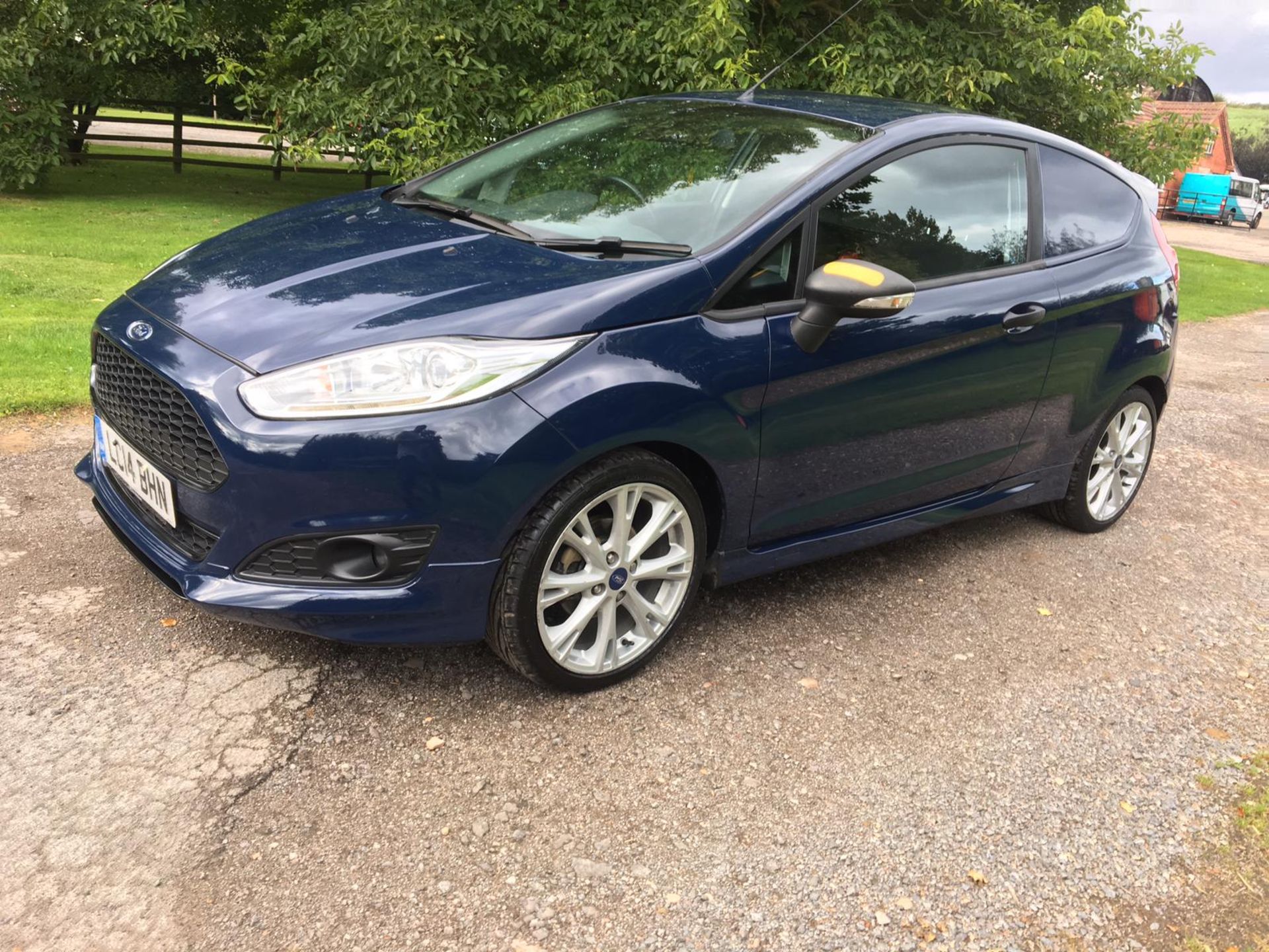 2014/14 REG FORD FIESTA ECONETIC TECH TDCI 1.6 DIESEL CAR DERIVED VAN, SHOWING 0 FORMER KEEPERS - Image 3 of 13