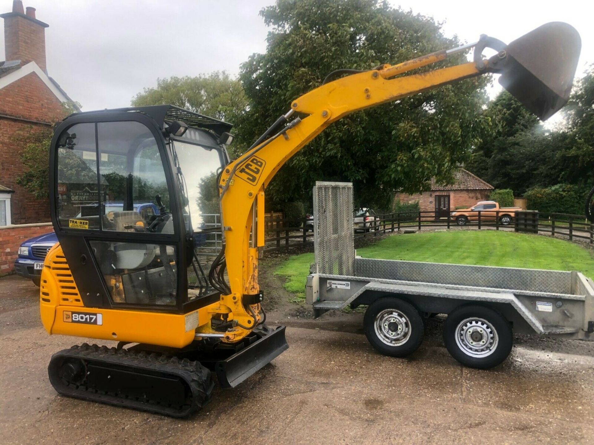 JCB 8017 EXCAVATOR, EXPANDING TRACKS, 2004, 2 SPEED TRACKING, NEW TRACKS, SERVICED, 2636 HOURS. - Image 5 of 10