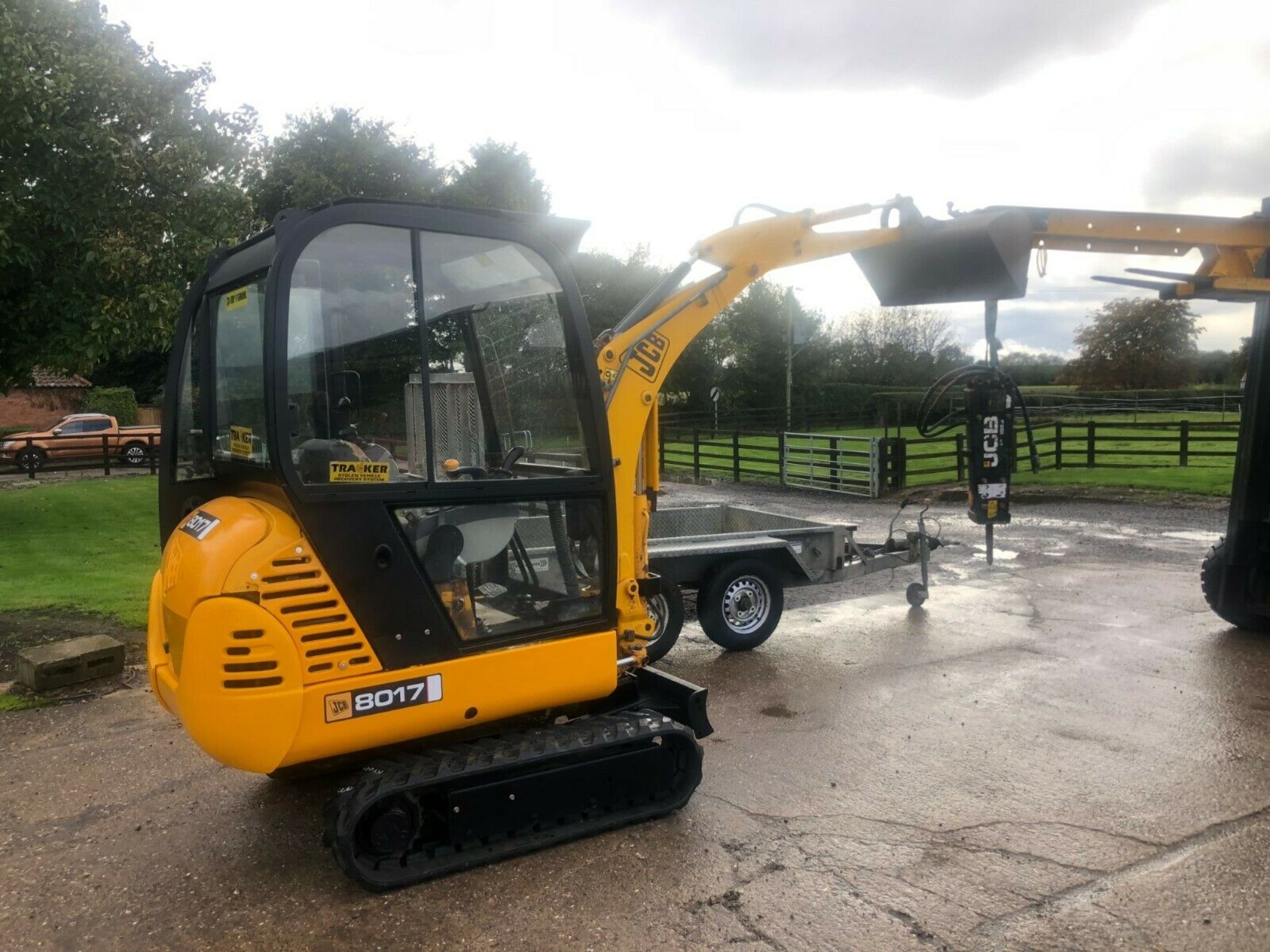 JCB 8017 EXCAVATOR, EXPANDING TRACKS, 2004, 2 SPEED TRACKING, NEW TRACKS, SERVICED, 2636 HOURS. - Image 4 of 10