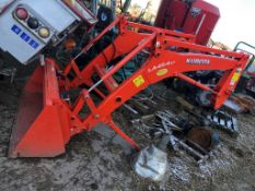 LIKE NEW KUBOTA LA454ST ORANGE FRONT LOADER ATTACHMENT *PLUS VAT*