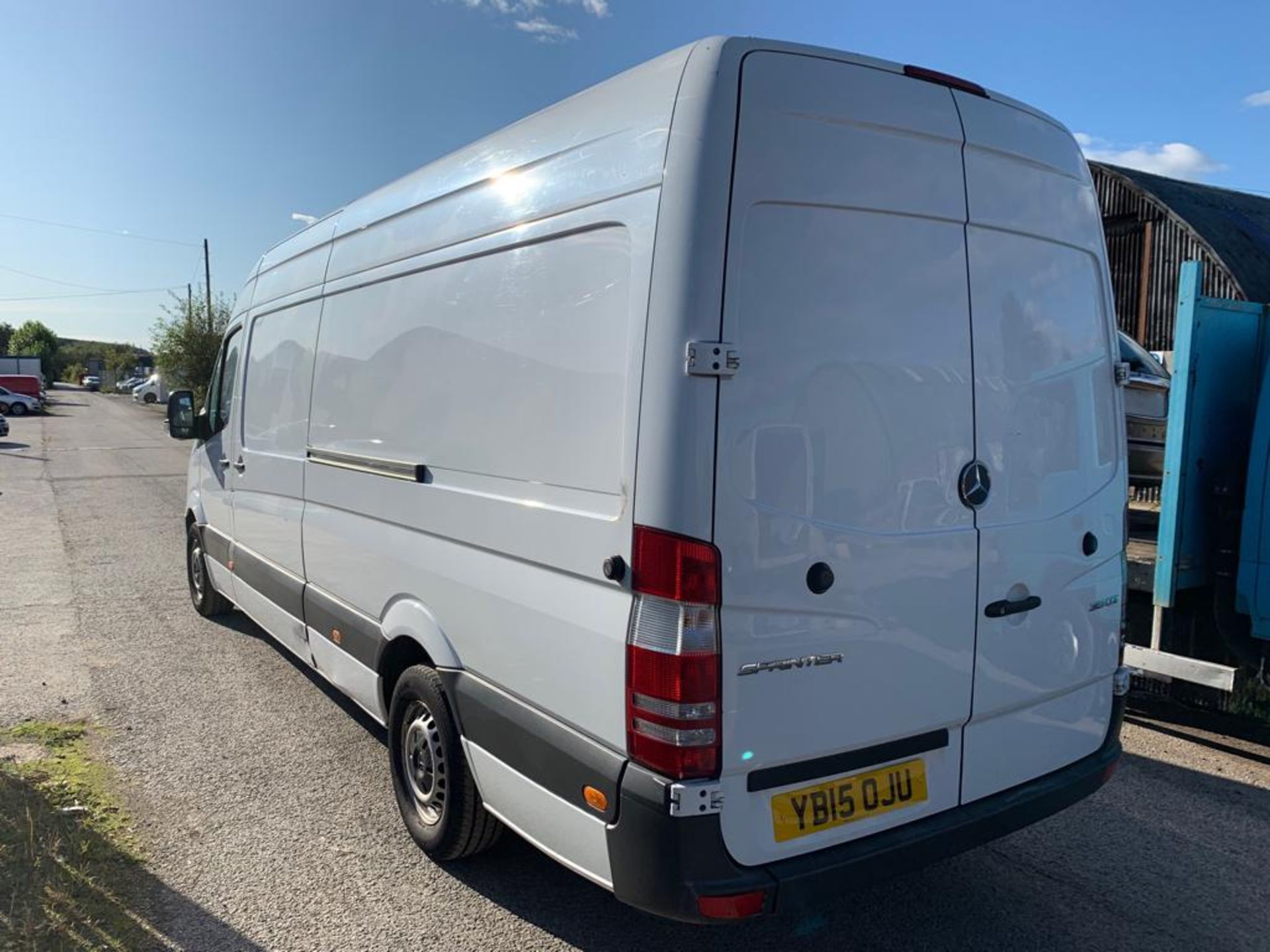 2015/15 REG MERCEDES-BENZ SPRINTER 313 CDI 2.2 DIESEL PANEL VAN, SHOWING 4 FORMER KEEPERS *NO VAT* - Image 3 of 13