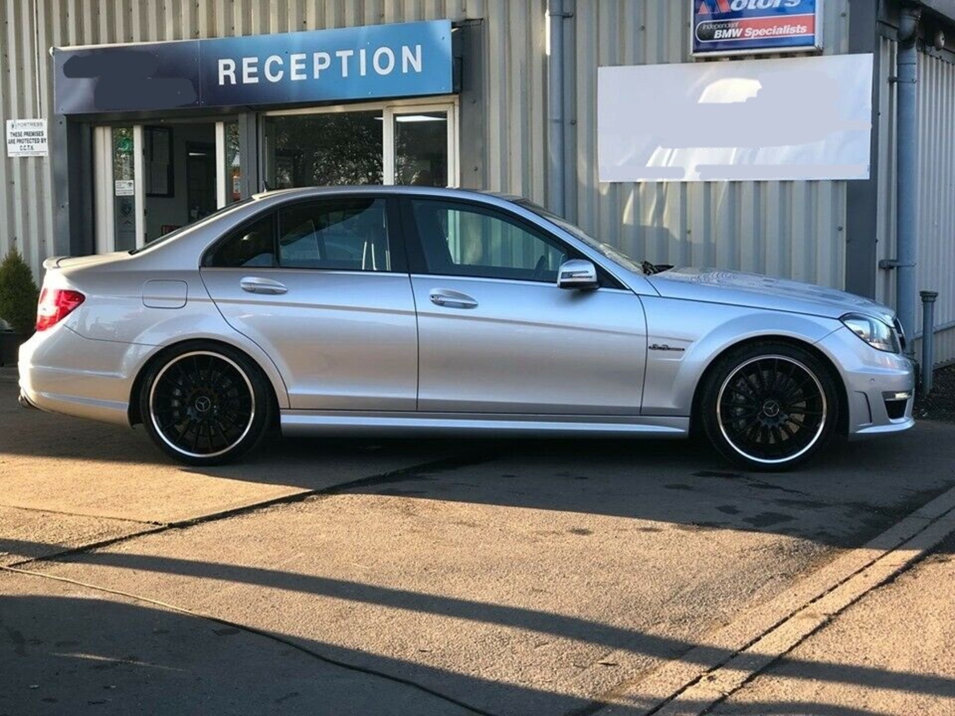 2012/62 REG MERCEDES-BENZ C63 AMG AUTO 6.2L PETROL 4 DOOR SALOON, SHOWING 1 FORMER KEEPER *NO VAT* - Image 5 of 12