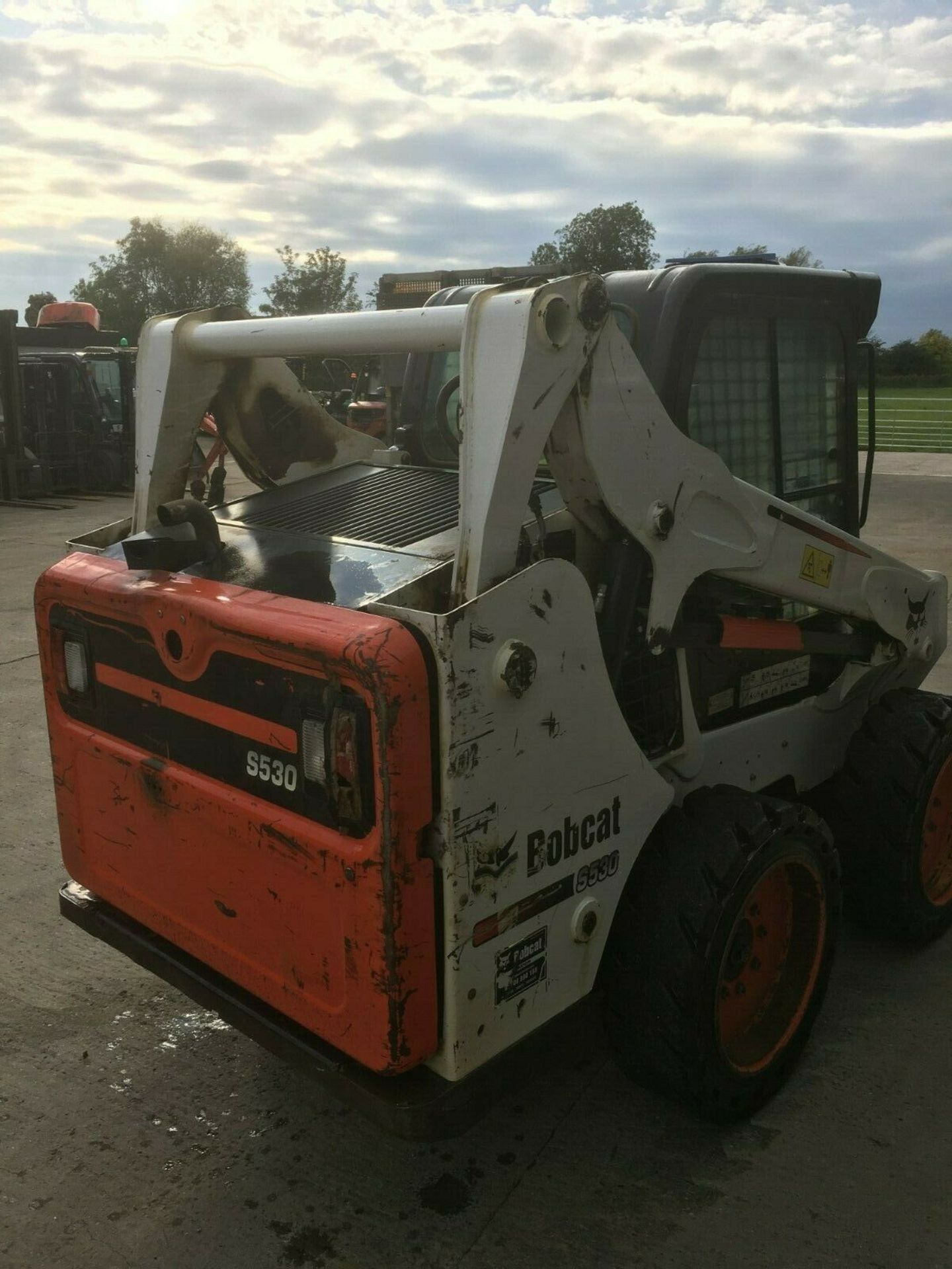 BOBCAT COMPACT SKID STEER MODEL: S530, YEAR 2015 *PLUS VAT* - Image 2 of 6