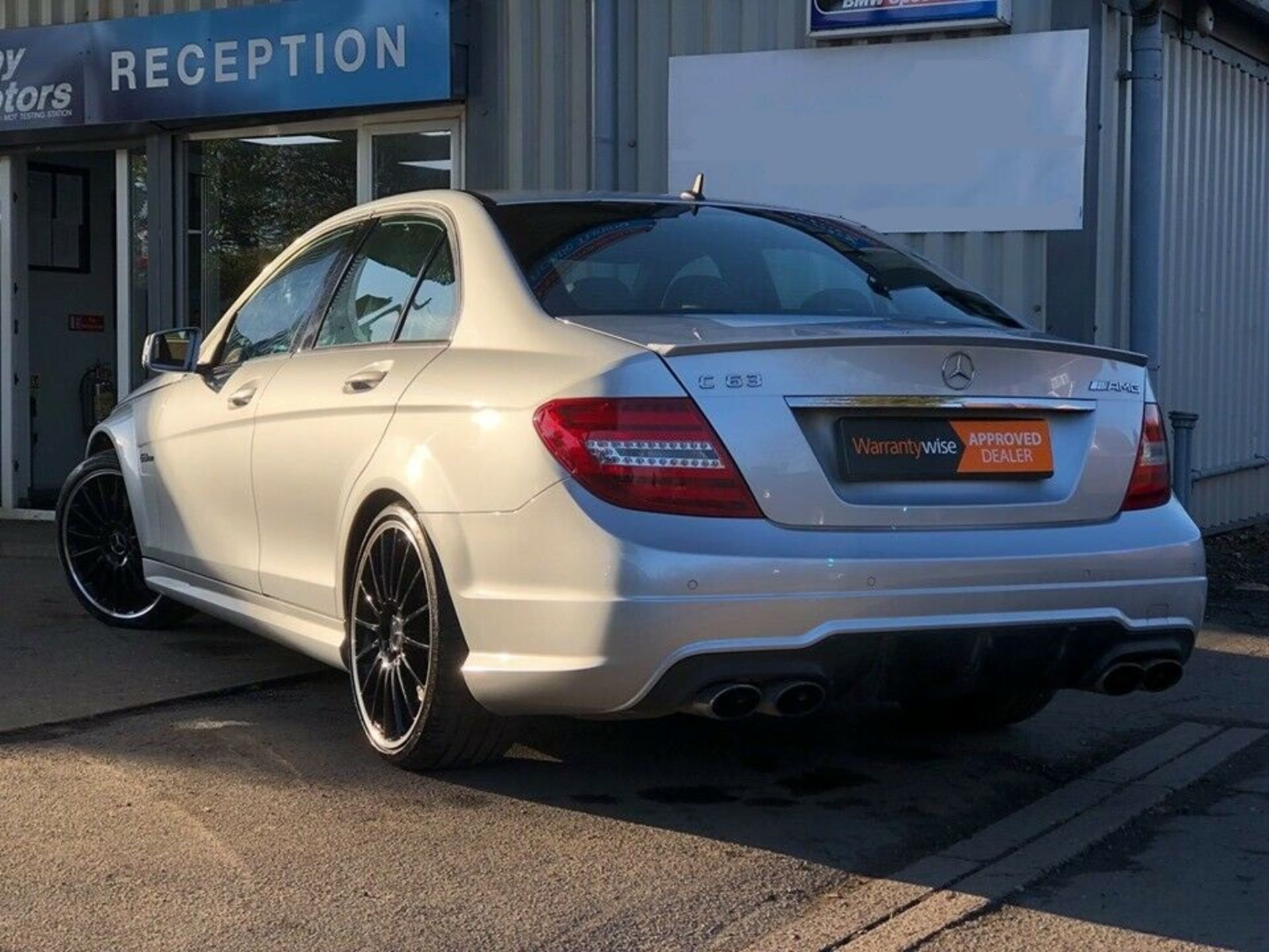 2012/62 REG MERCEDES-BENZ C63 AMG AUTO 6.2L PETROL 4 DOOR SALOON, SHOWING 1 FORMER KEEPER *NO VAT* - Image 4 of 12