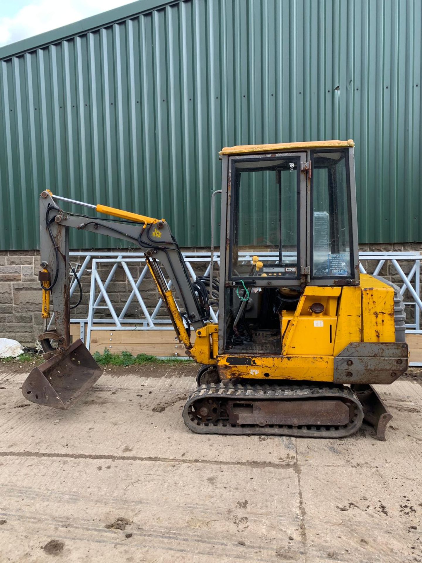 JCB 801.4 1.5 TON TRACKED DIGGER / EXCAVATOR, RUNS, WORKS AND DIGS *PLUS VAT* - Image 3 of 10