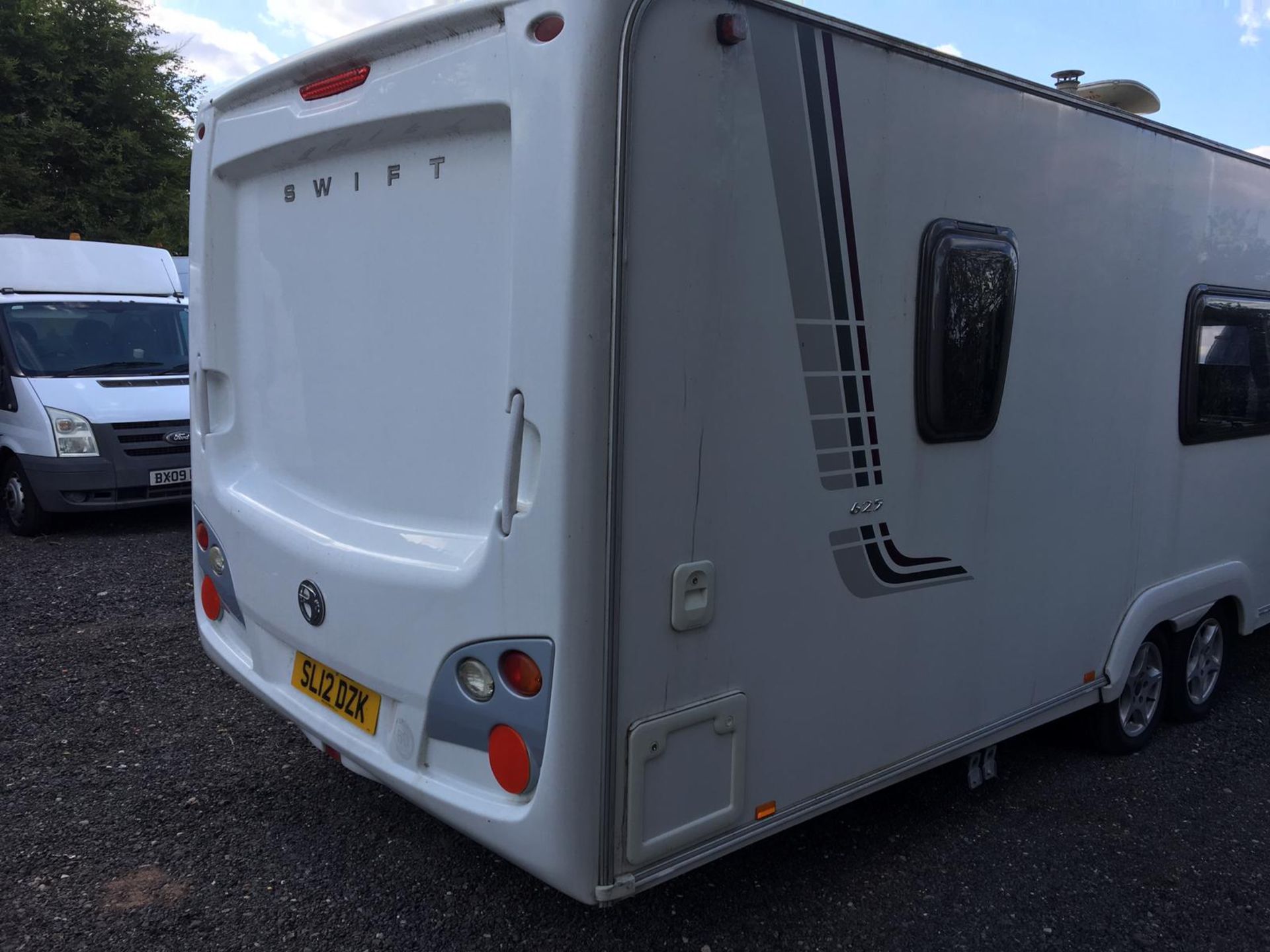 SWIFT CHALLENGER 625 TWIN AXLE 6 BERTH CARAVAN, YEAR 2009, CRIS DOCUMENT PRESENT *NO VAT* - Image 4 of 22