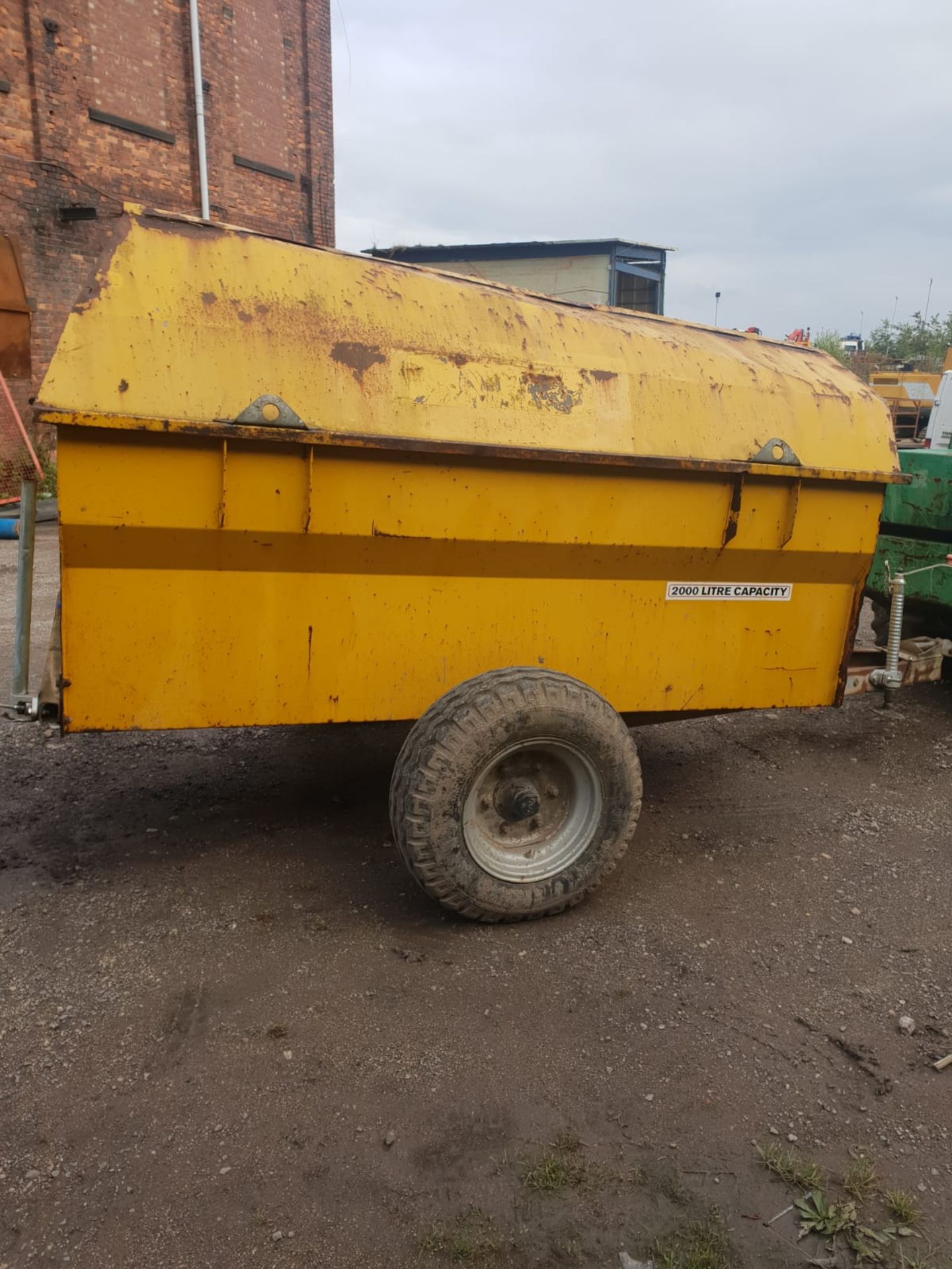 2000L TOW-ABLE BUNDED DIESEL FUEL TANK BOWSER, IN WORKING ORDER *NO VAT* - Image 3 of 7