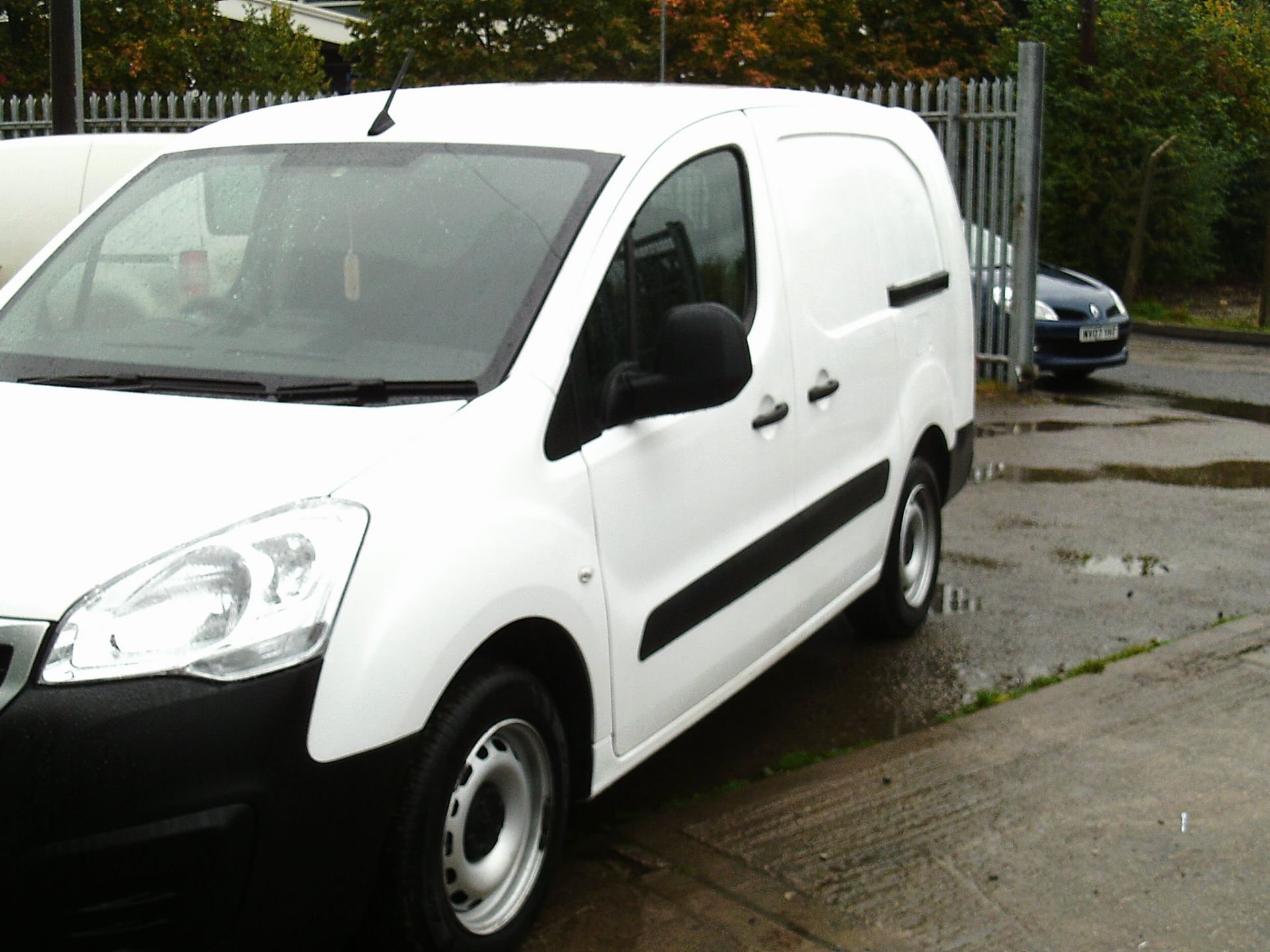 2017/17 REG PEUGEOT PARTNER BLUE HDI 1.6 DIESEL L2 CREW CAB PROFESSIONAL PANEL VAN, 2 FORMER KEEPERS - Image 4 of 14