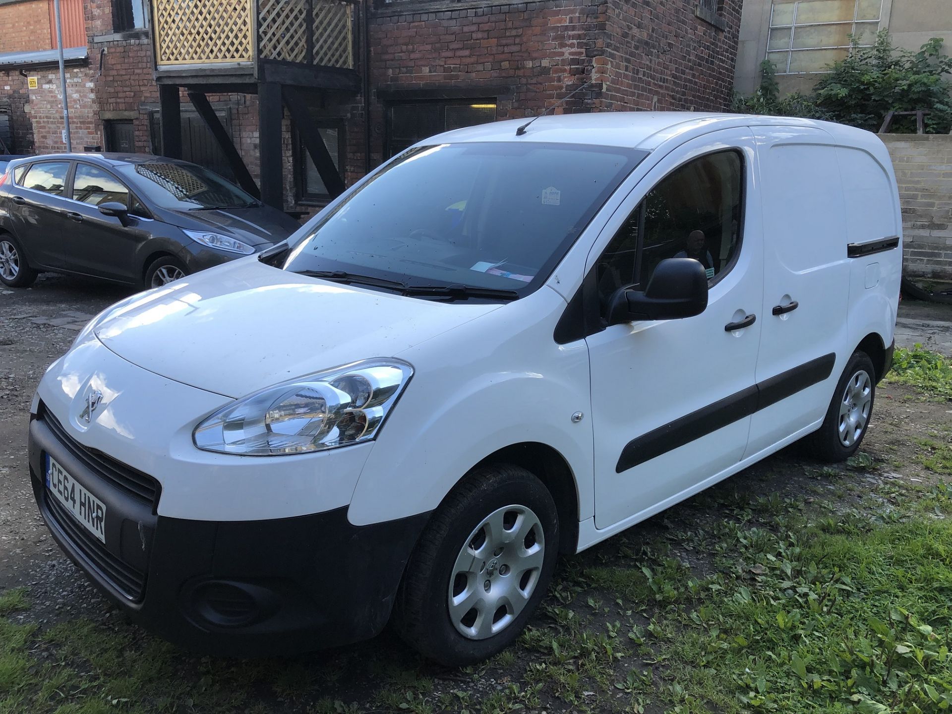 2014/64 REG PEUGEOT PARTNER 850 S L1 HDI 1.6 DIESEL PANEL VAN, SHOWING 0 FORMER KEEPERS *NO VAT* - Image 2 of 13