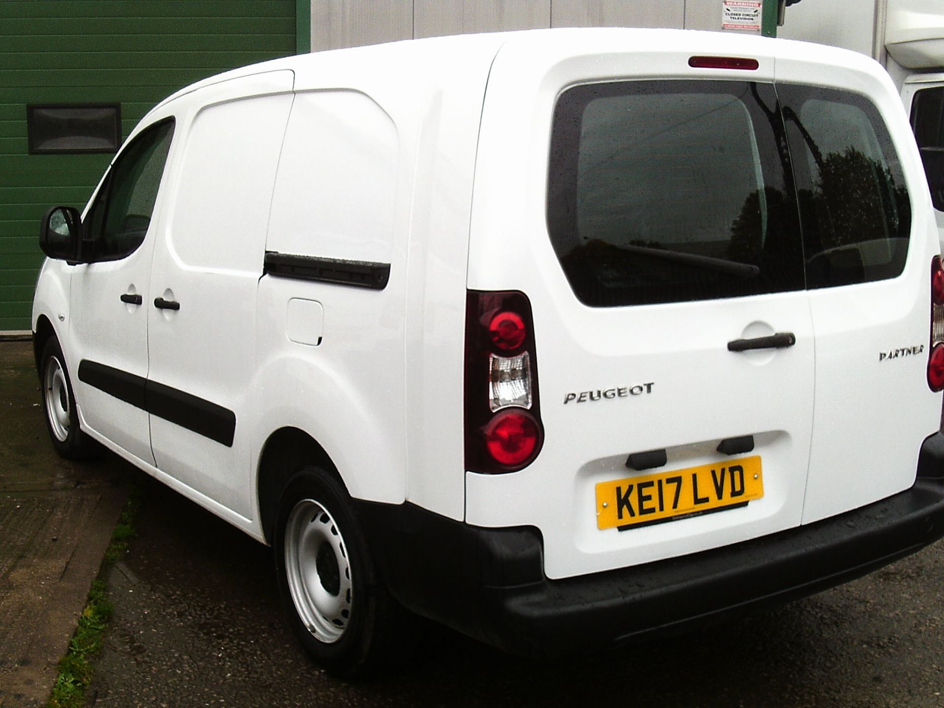 2017/17 REG PEUGEOT PARTNER BLUE HDI 1.6 DIESEL L2 CREW CAB PROFESSIONAL PANEL VAN, 2 FORMER KEEPERS - Image 5 of 14