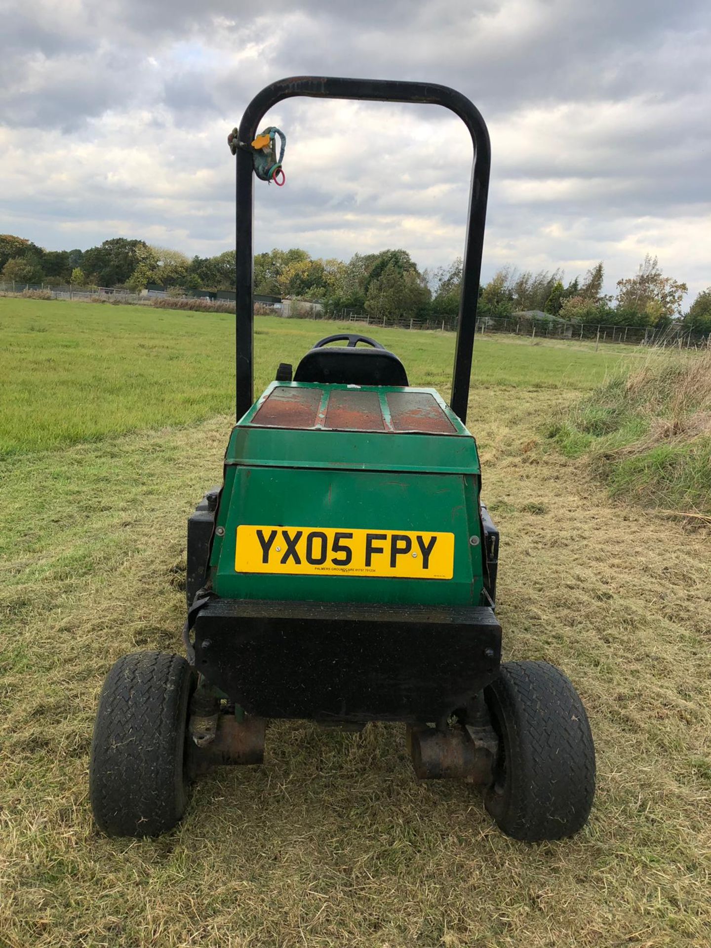 2005/05 REG RANSOMES FRONTLINE 728D 4 WHEEL DRIVE RIDE ON DIESEL LAWN MOWER *PLUS VAT* - Image 7 of 8