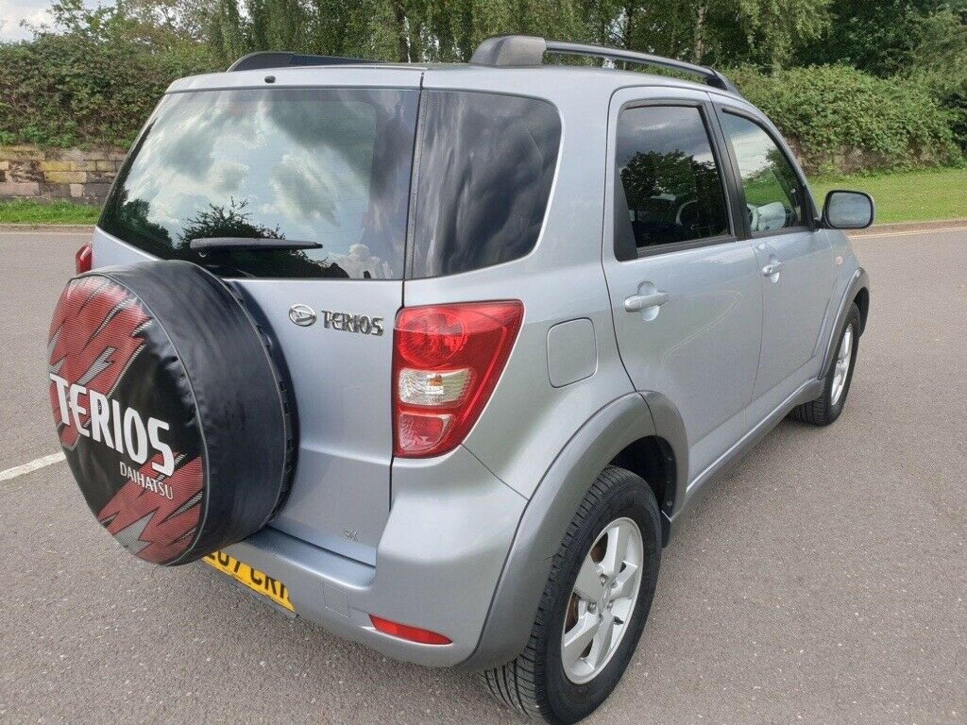 2007/07 REG DAIHATSU TERIOS SX 1.5 PETROL SILVER 5 DOOR HATCHBACK, SHOWING 3 FORMER KEEPERS *NO VAT* - Image 6 of 9