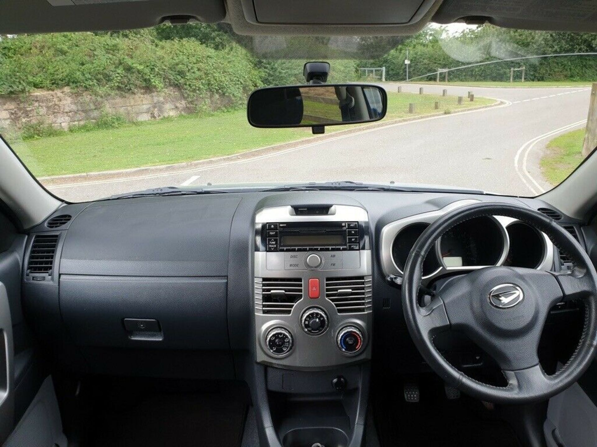 2007/07 REG DAIHATSU TERIOS SX 1.5 PETROL SILVER 5 DOOR HATCHBACK, SHOWING 3 FORMER KEEPERS *NO VAT* - Image 9 of 9