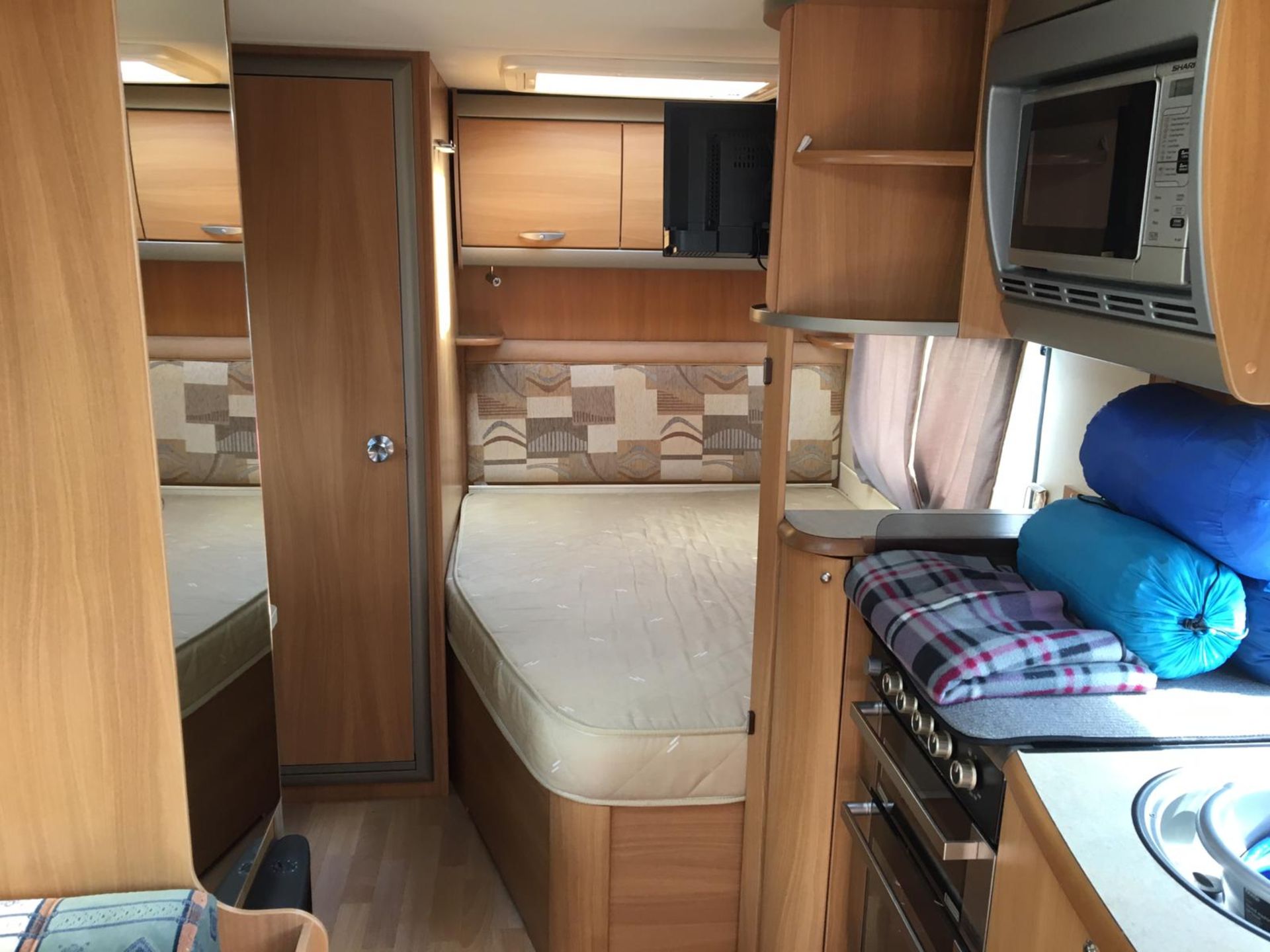 SWIFT CHALLENGER 625 TWIN AXLE 6 BERTH CARAVAN, YEAR 2009, CRIS DOCUMENT PRESENT *NO VAT* - Image 17 of 22