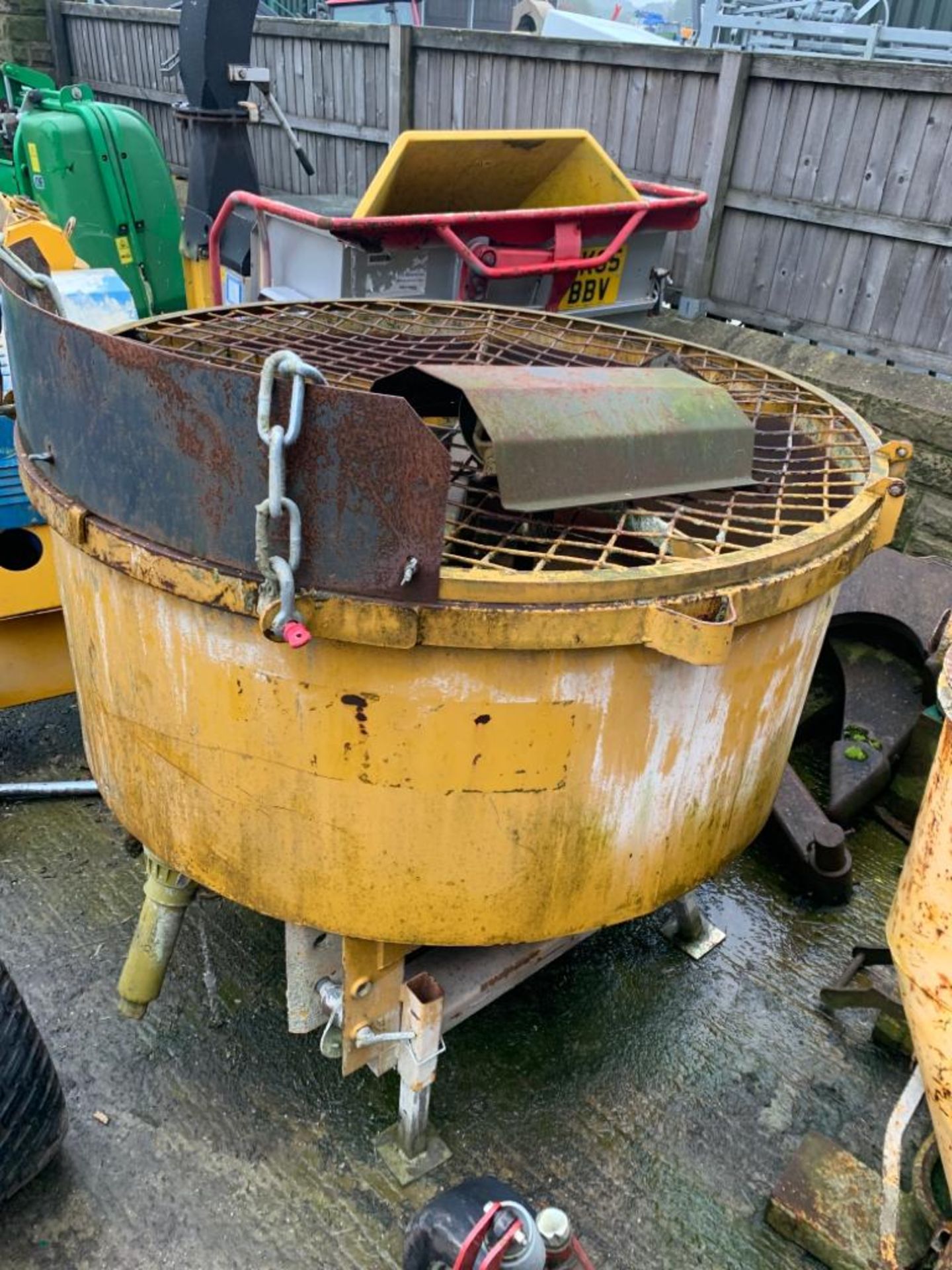 PTO DRIVEN CONCRETE MIXER APPROX 850L, *PLUS VAT* - Image 4 of 5