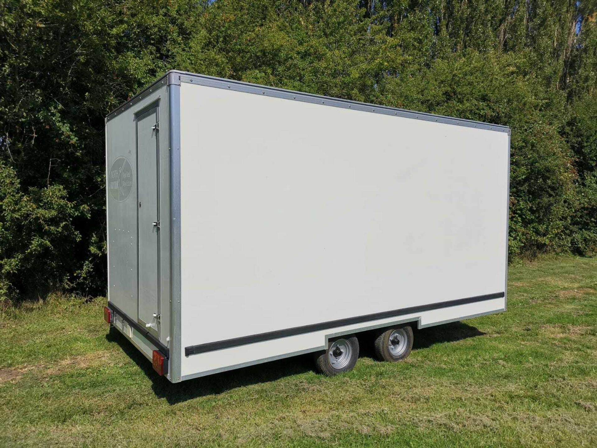 EXHIBITION TRAILER MOBEX TWIN AXLE, GTW 2500, 14' OR 4.270. *PLUS VAT* - Image 9 of 10