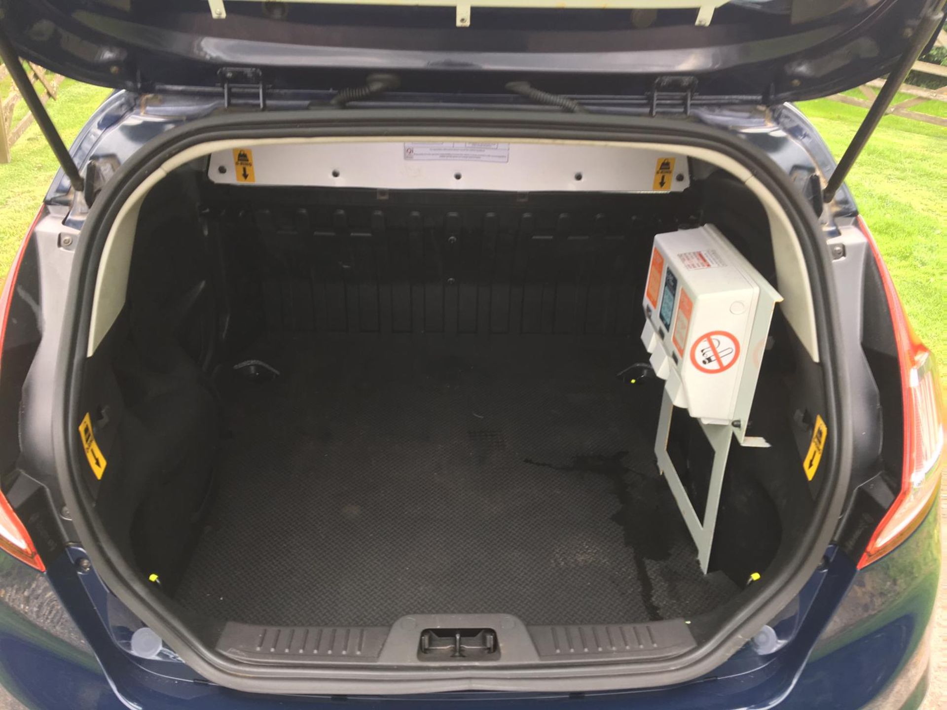 2014/14 REG FORD FIESTA ECONETIC TECH TDCI 1.6 DIESEL CAR DERIVED VAN, SHOWING 0 FORMER KEEPERS - Image 8 of 13