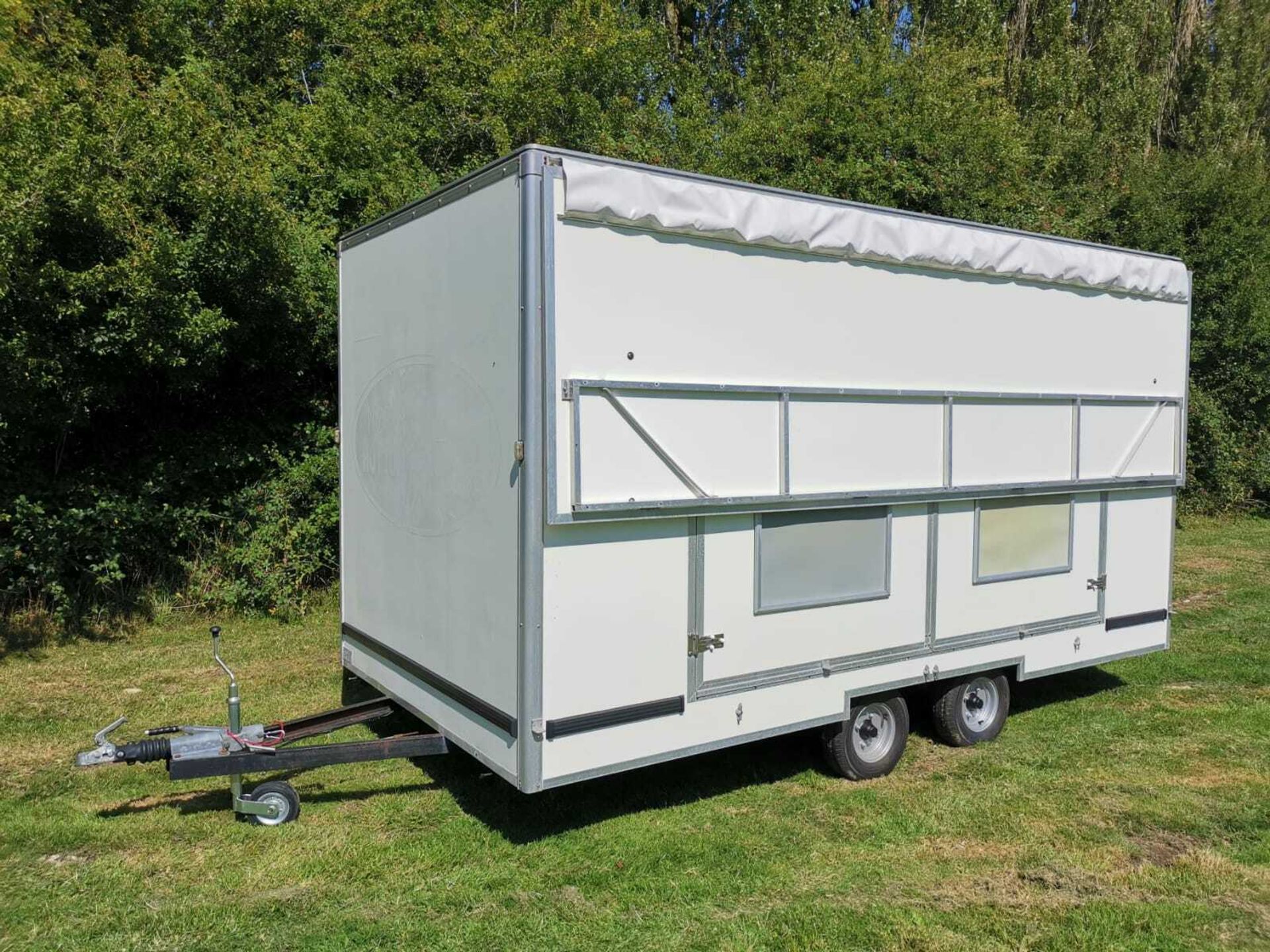 EXHIBITION TRAILER MOBEX TWIN AXLE, GTW 2500, 14' OR 4.270. *PLUS VAT* - Image 4 of 10