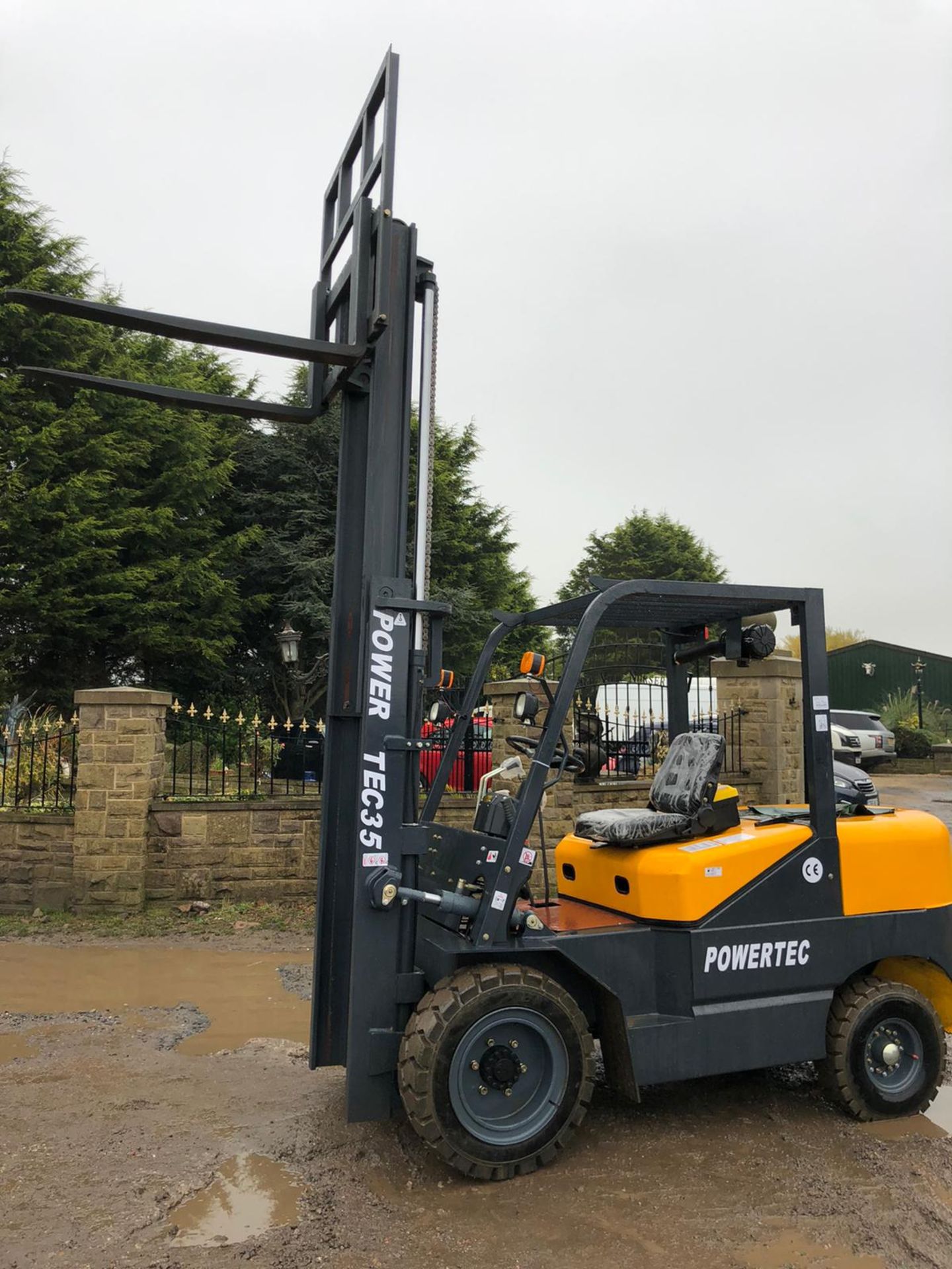 2019 BRAND NEW & UNUSED POWERTEC 35 3 TON DIESEL FORKLIFT C/W DUPLEX MAST CANOPY *PLUS VAT* - Image 3 of 6