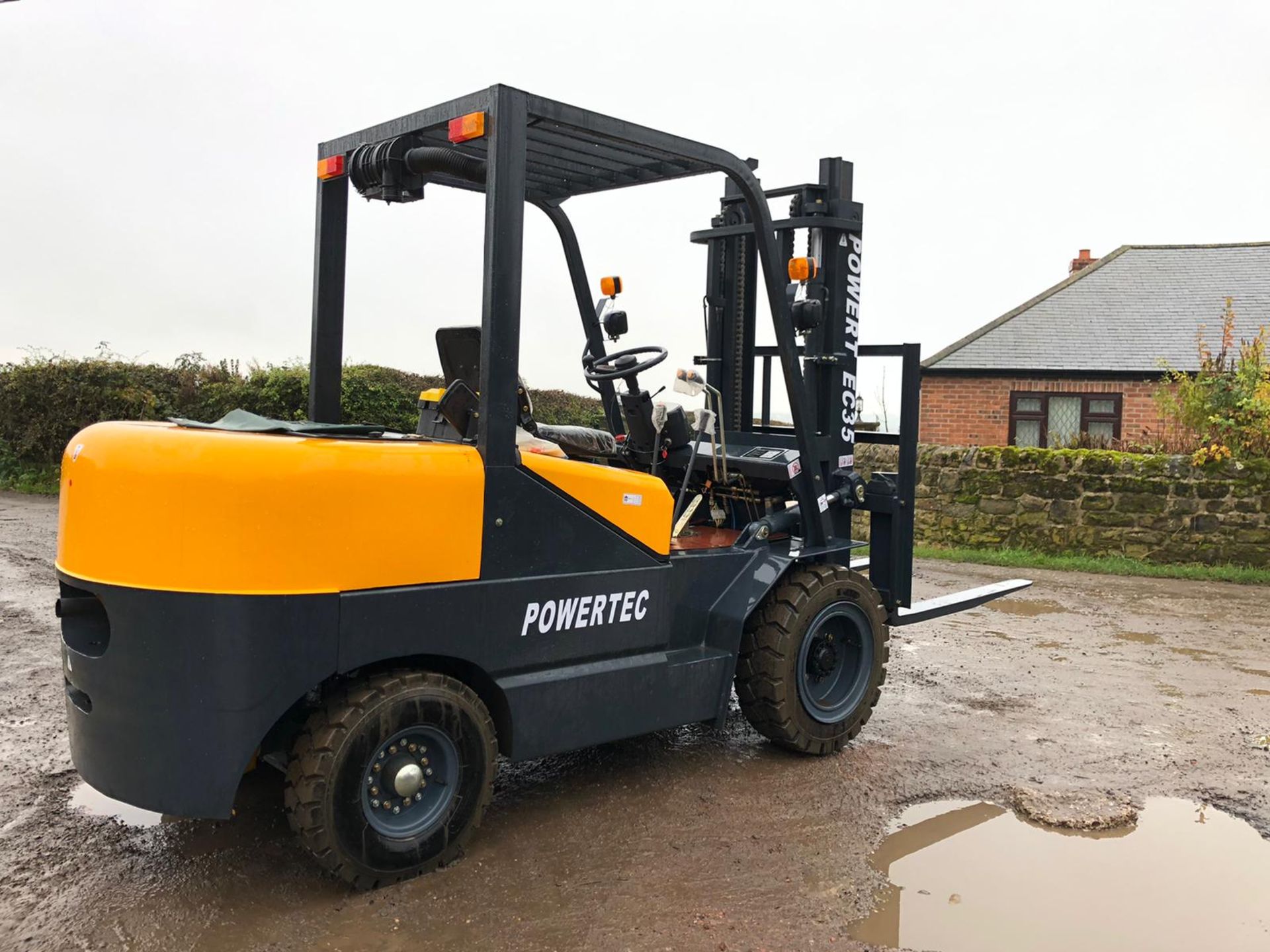 2019 BRAND NEW & UNUSED POWERTEC 35 3 TON DIESEL FORKLIFT C/W DUPLEX MAST CANOPY *PLUS VAT* - Image 5 of 6