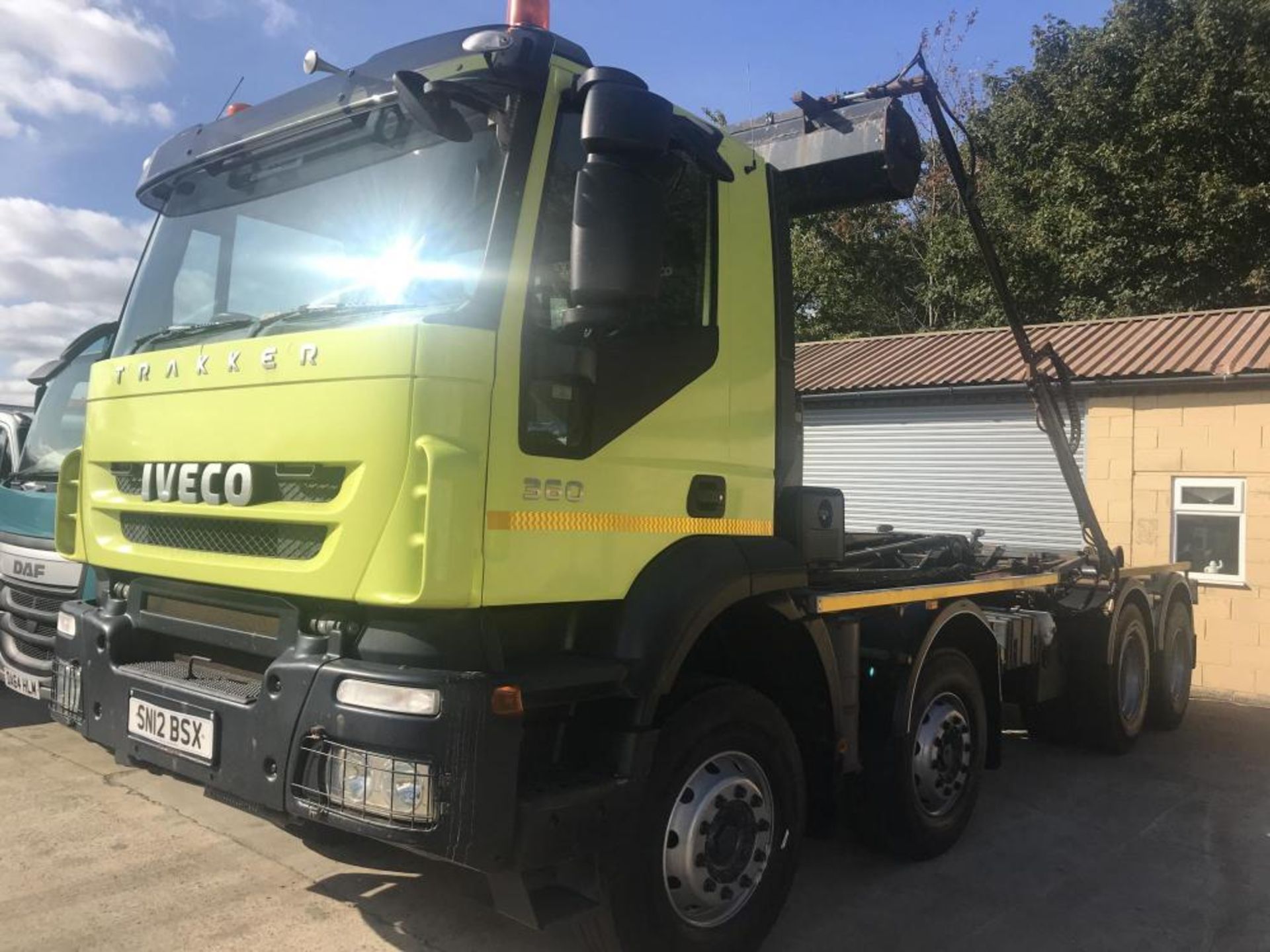 2012/12 REG IVECO TRAKKER 360 8X4 HOOK LOADER MULTI LIFT BODY EASY SHEET AIR CON AUTO BOX *PLUS VAT*