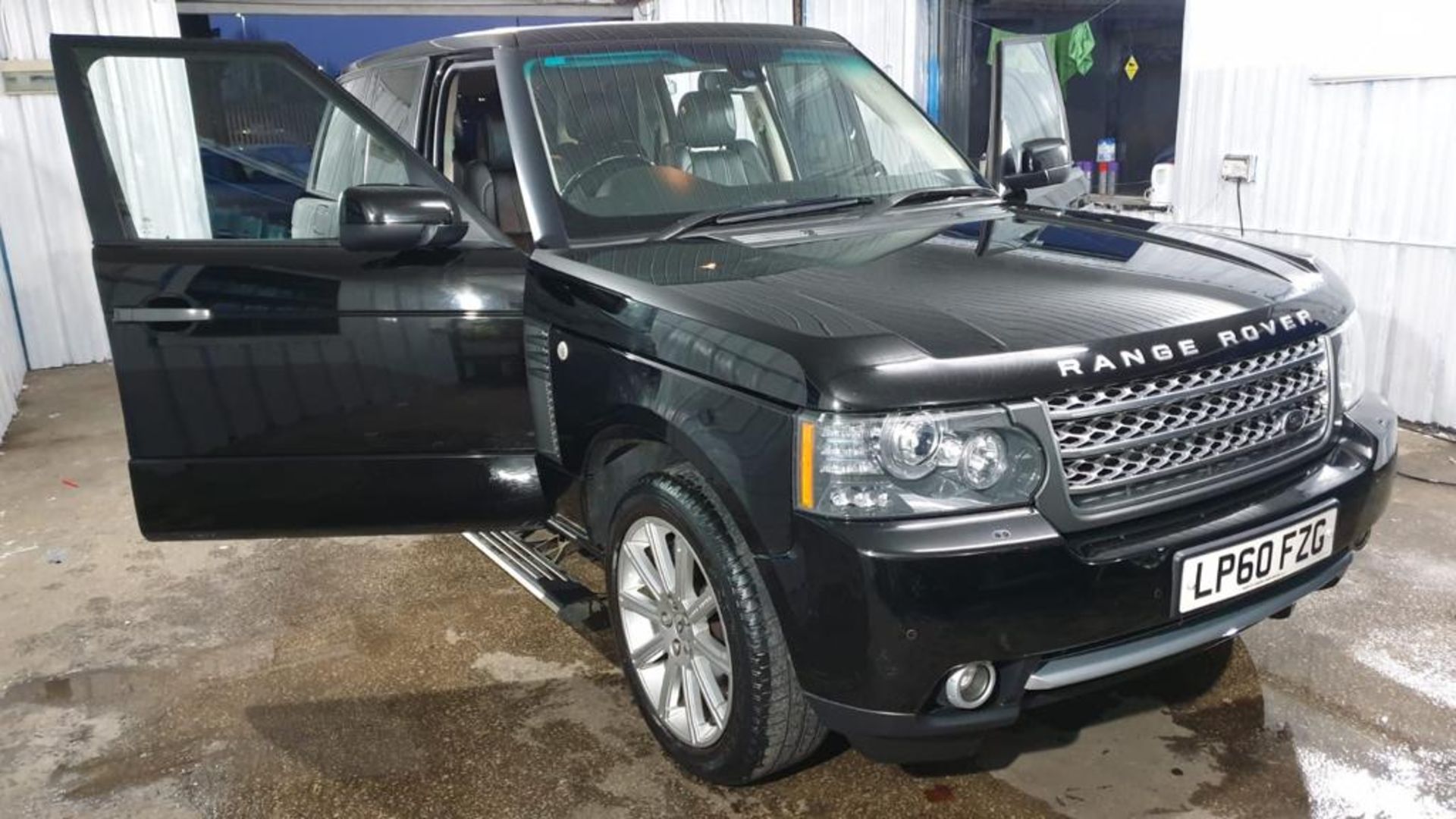 2011/60 REG LAND ROVER RANGE ROVER VOGUE SE TDV8 AUTOMATIC 4.4 DIESEL BLACK 4X4 *PLUS VAT*