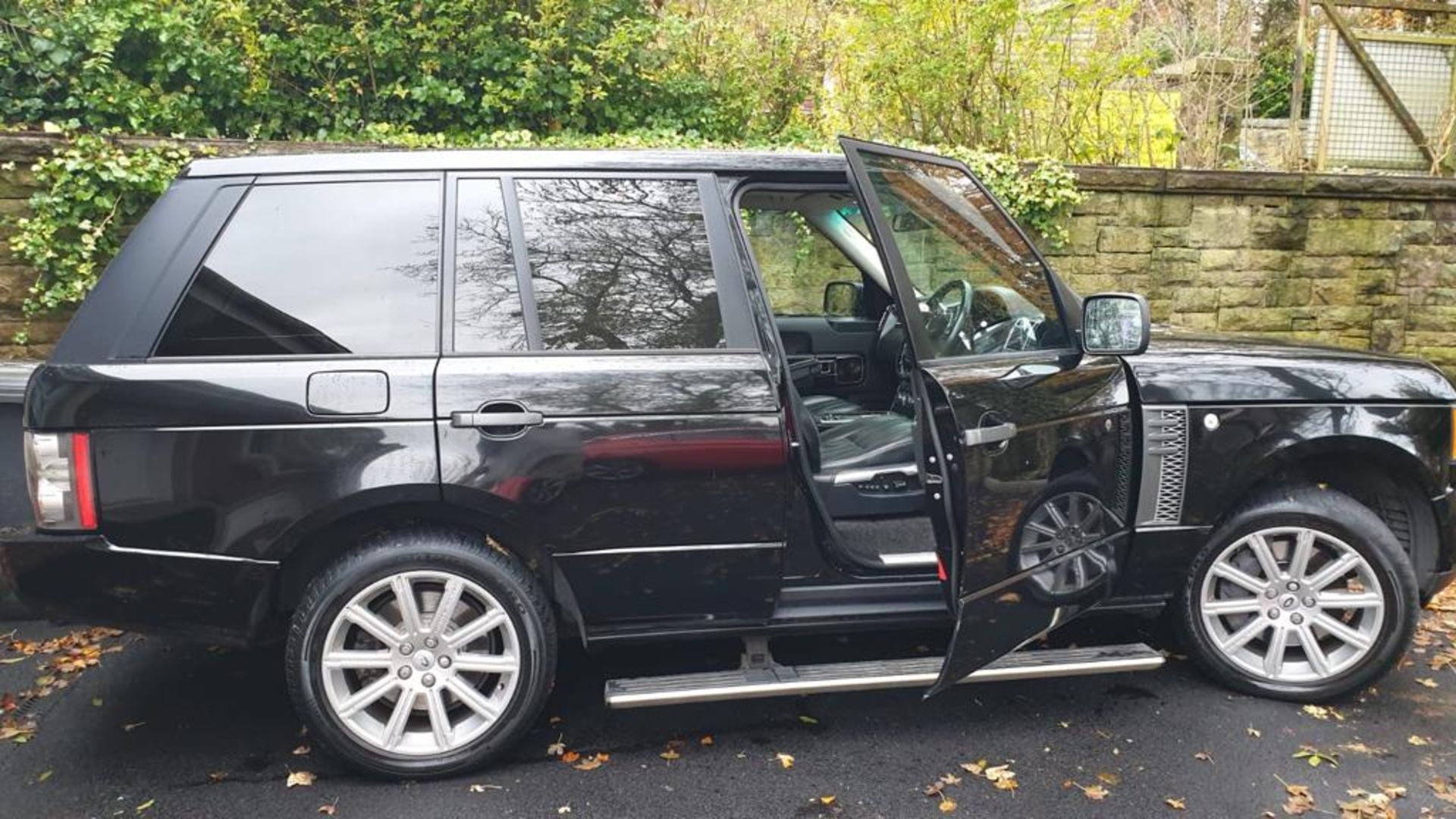 2011/60 REG LAND ROVER RANGE ROVER VOGUE SE TDV8 AUTOMATIC 4.4 DIESEL BLACK 4X4 *PLUS VAT* - Image 7 of 15