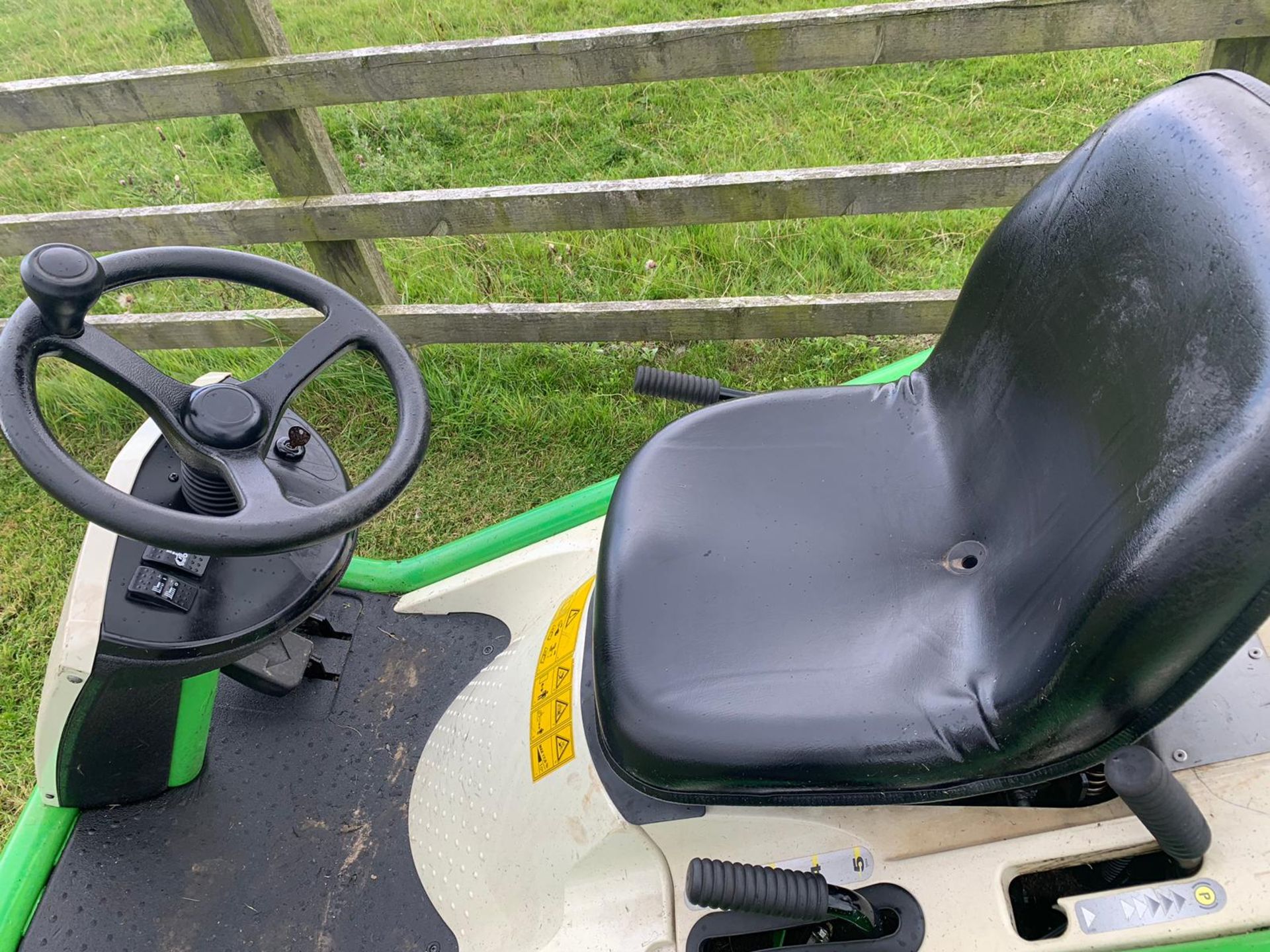 2014 ETESIA HYDRO 80 MKHP 3 RIDE ON LAWN MOWER *PLUS VAT* - Image 9 of 14