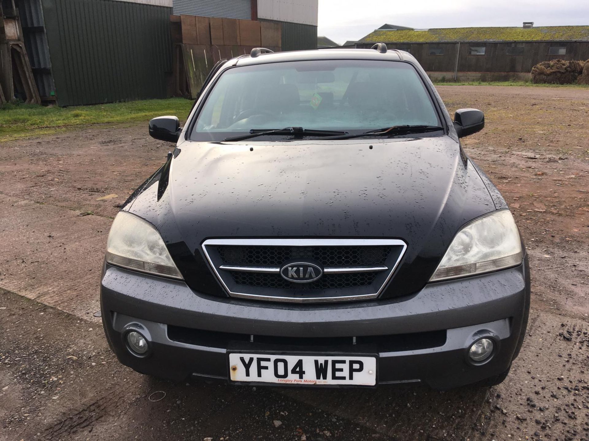 2004/04 REG KIA SORENTO CRDI XE AUTO 2.5 DIESEL BLACK ESTATE, SHOWING 4 FORMER KEEPERS *NO VAT* - Image 2 of 8