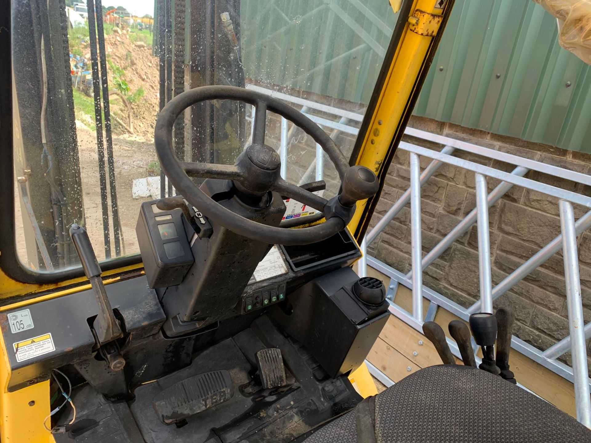 2003 HYSTER H3.00XM GAS POWERED 3000 KG CAPACITY FORKLIFT *PLUS VAT* - Image 5 of 8