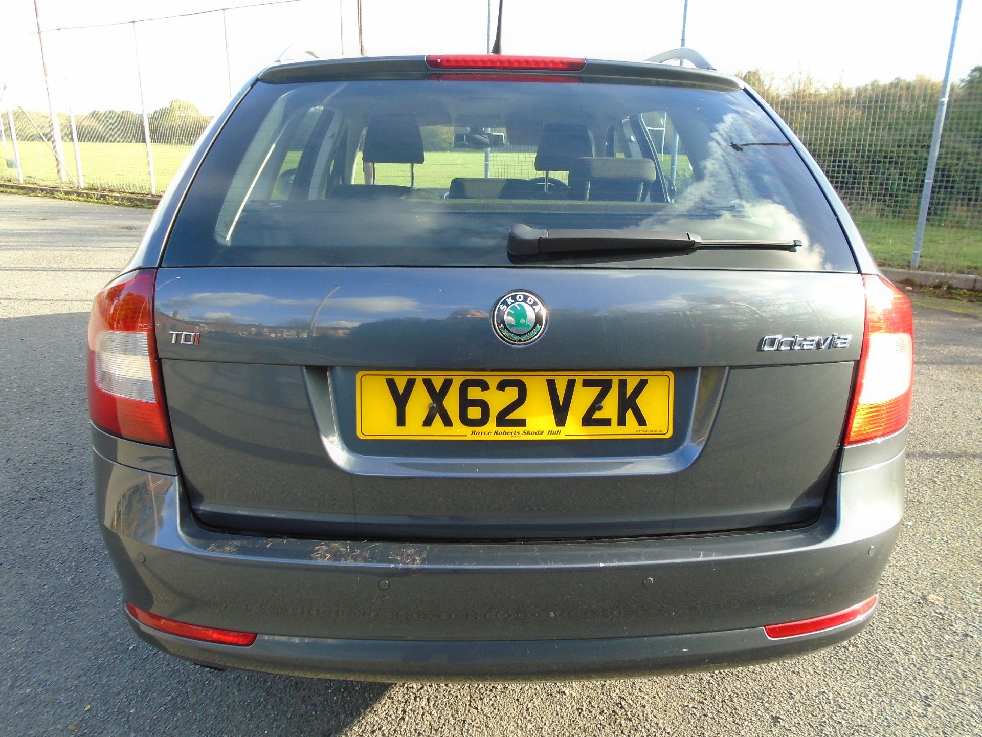 2012/62 REG SKODA OCTAVIA ELEGANCE TDI CR 2.0 DIESEL GREY ESTATE, SHOWING 1 FORMER KEEPER *NO VAT* - Image 5 of 9