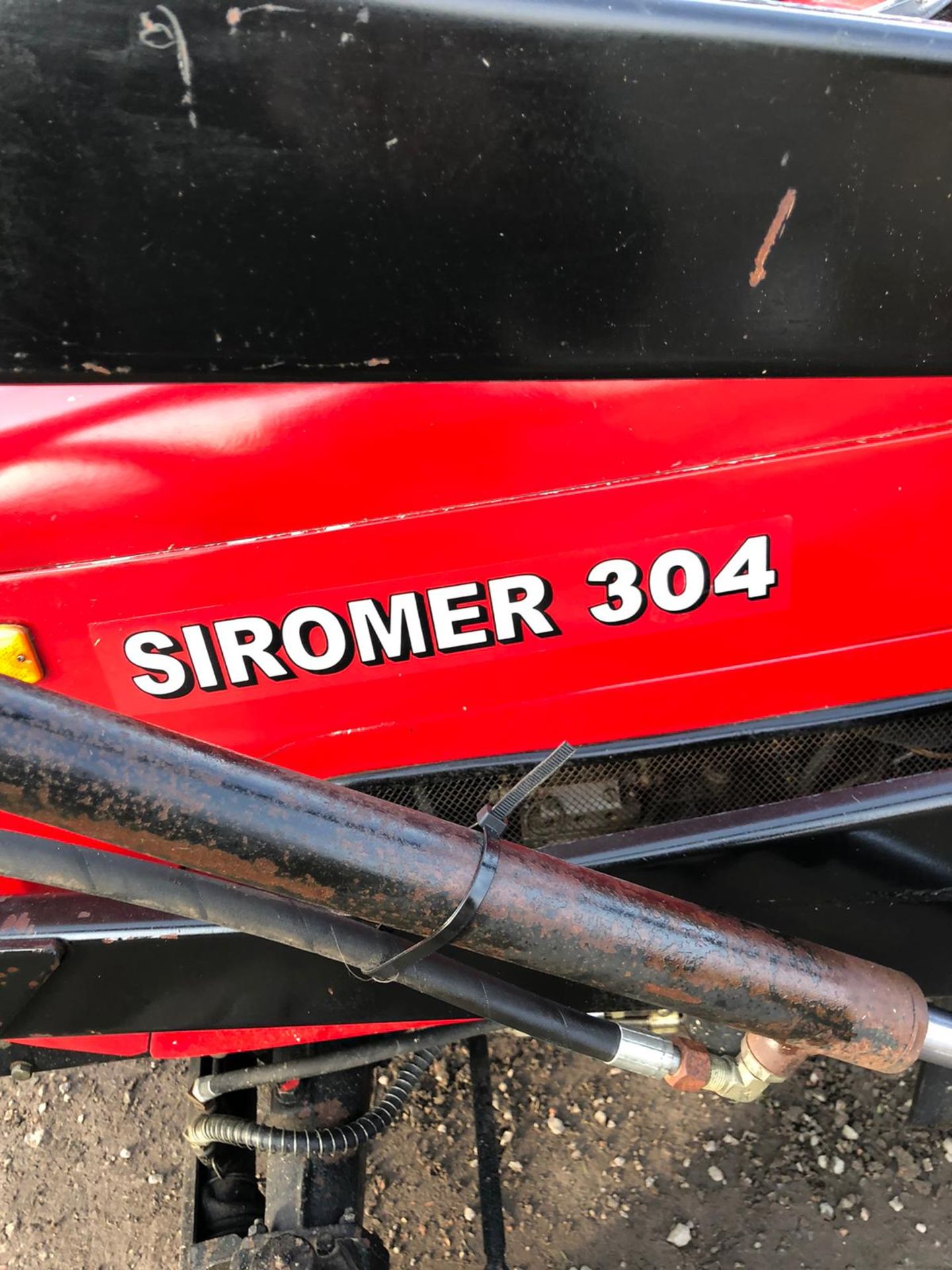 SIROMER 304 LOADER TRACTOR, 4 WHEEL DRIVE, 3 POINT LINKAGE, 500 HOURS *PLUS VAT* - Image 4 of 6